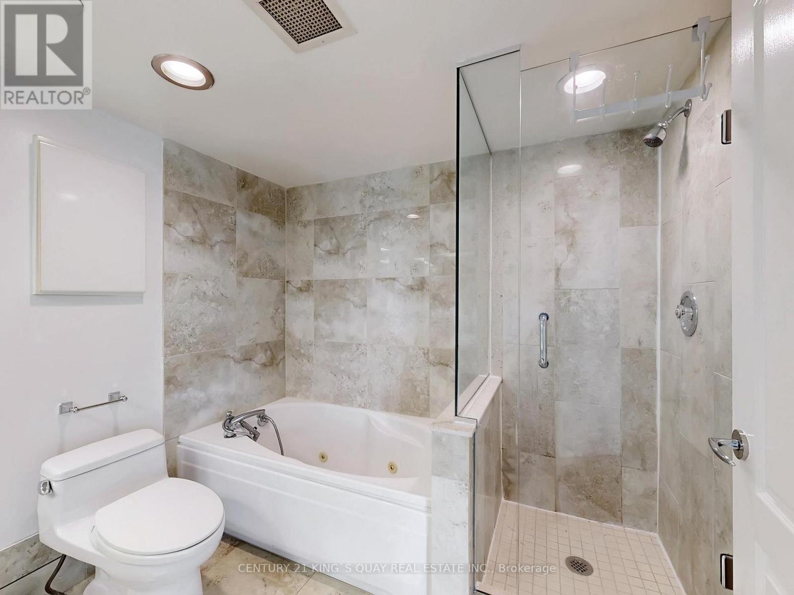 1900 - 38 Elm Street, Toronto, ON - Indoor Photo Showing Bathroom