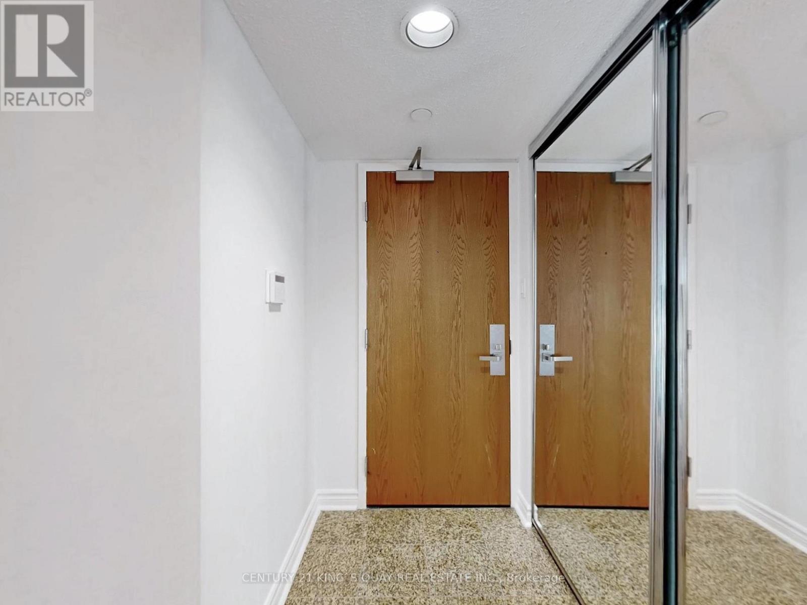 1900 - 38 Elm Street, Toronto, ON - Indoor Photo Showing Other Room