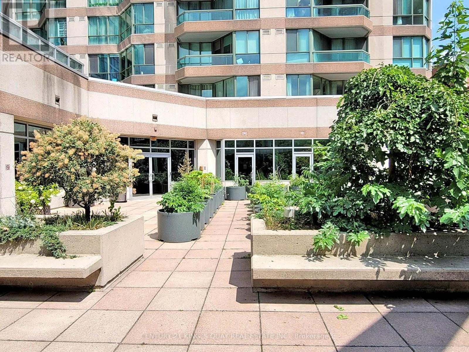 1900 - 38 Elm Street, Toronto, ON - Outdoor