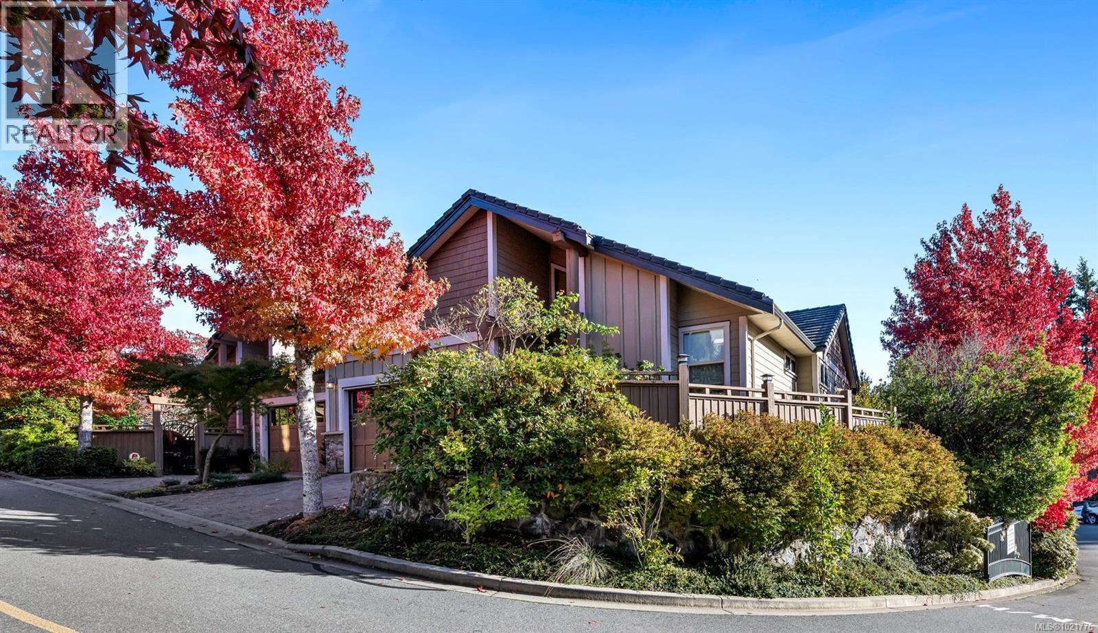 1 630 Brookside Rd, Colwood, BC - Outdoor