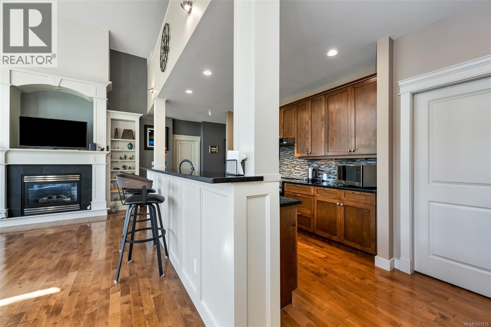 1 630 Brookside Rd, Colwood, BC - Indoor With Fireplace