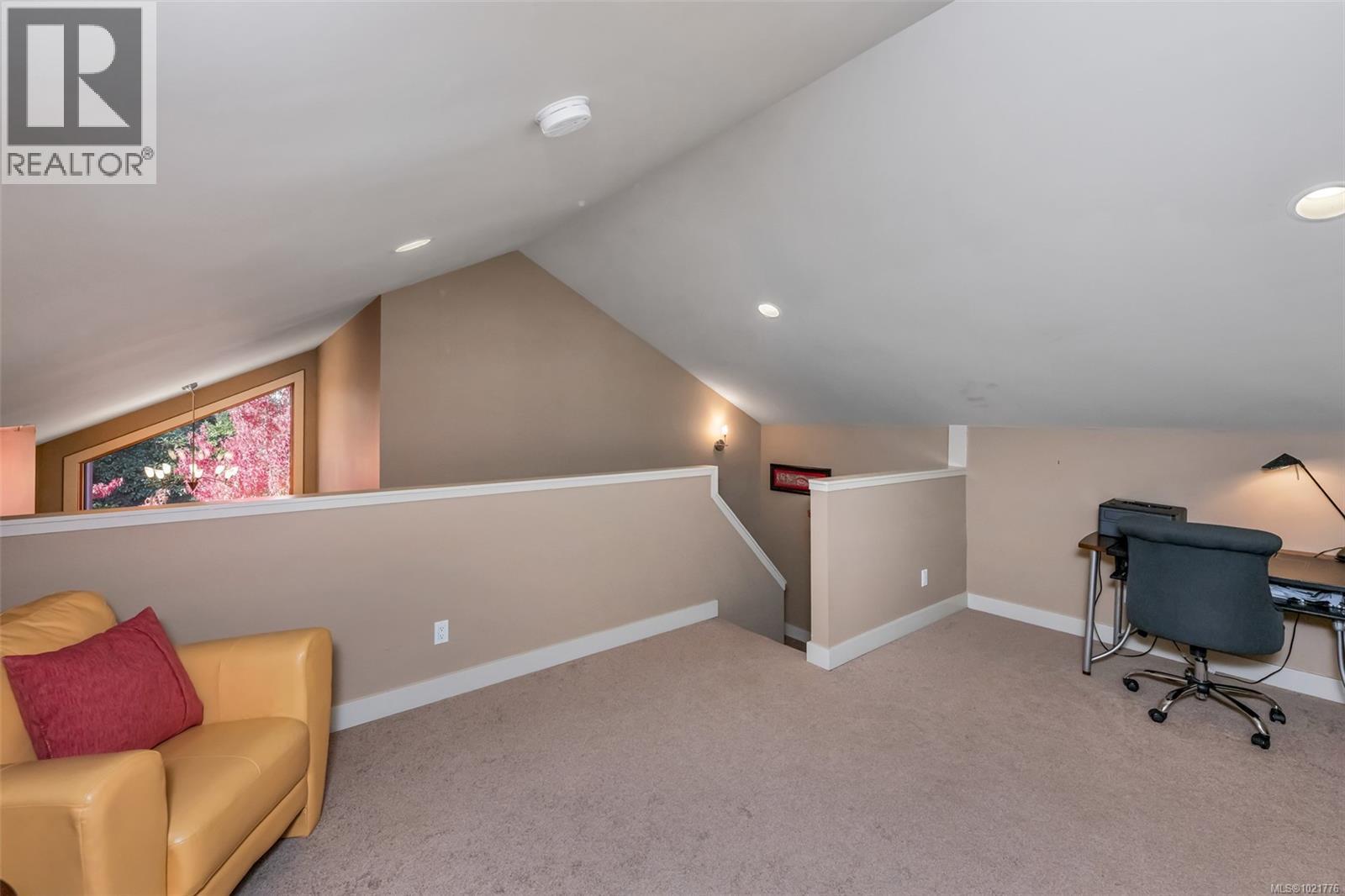 1 630 Brookside Rd, Colwood, BC - Indoor