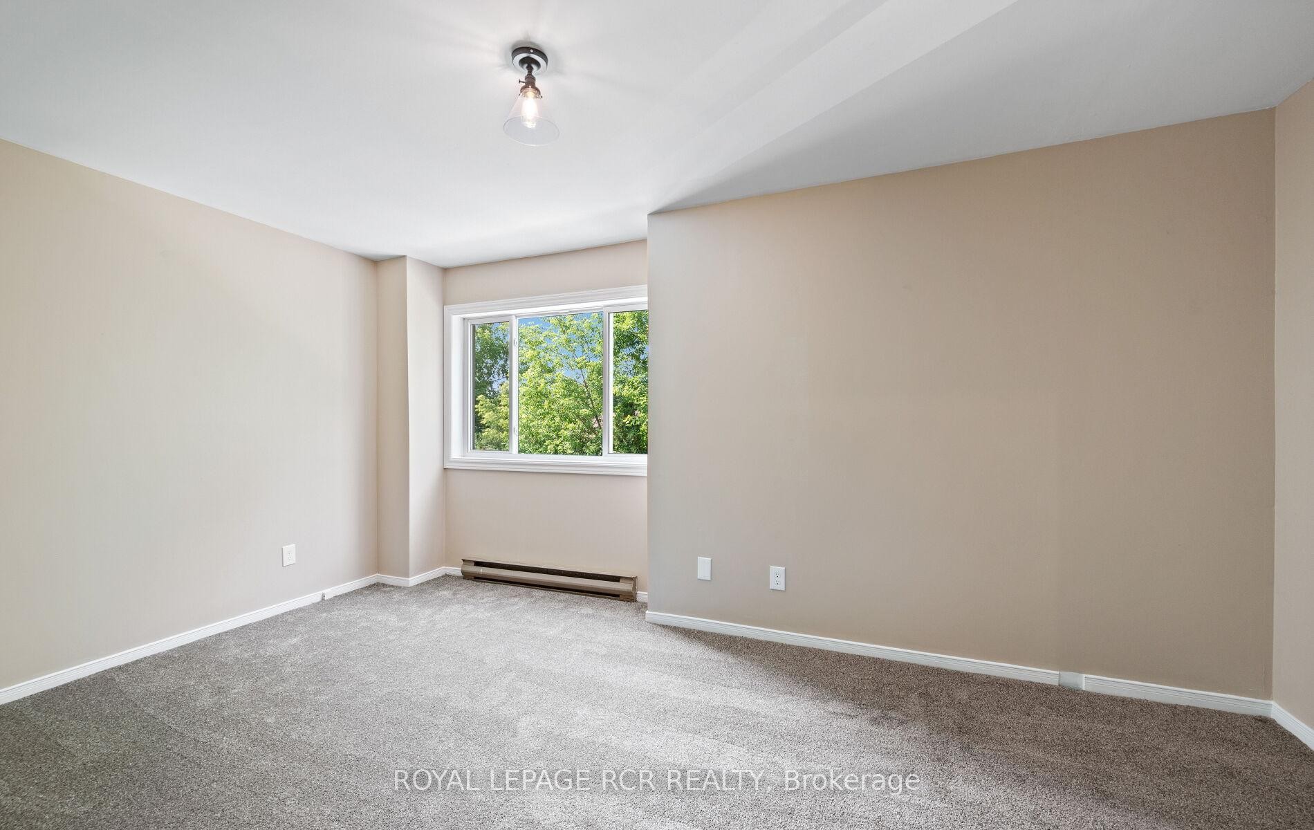 12-4 Cedar Drive, Orangeville, ON - Indoor Photo Showing Other Room