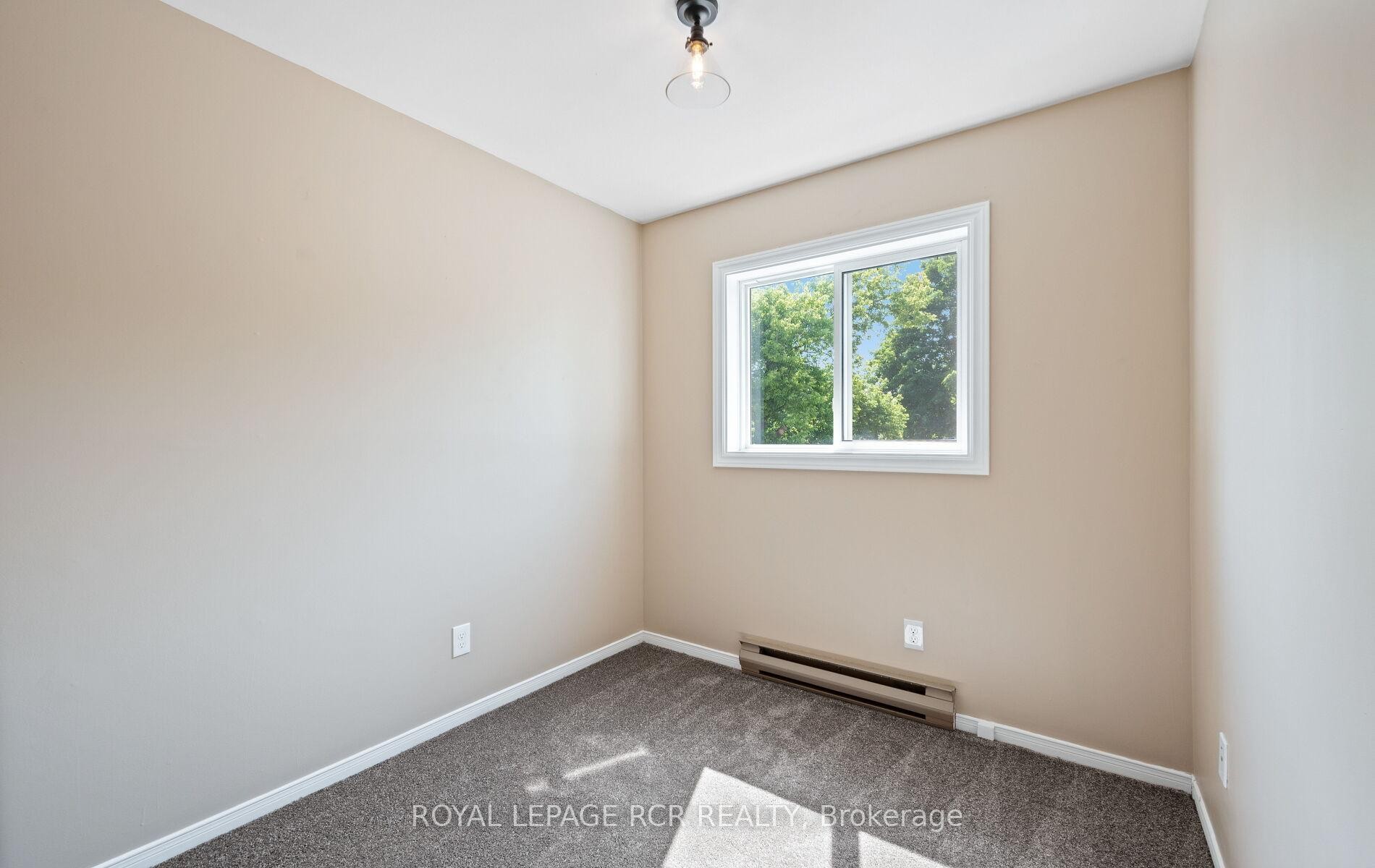 12-4 Cedar Drive, Orangeville, ON - Indoor Photo Showing Other Room