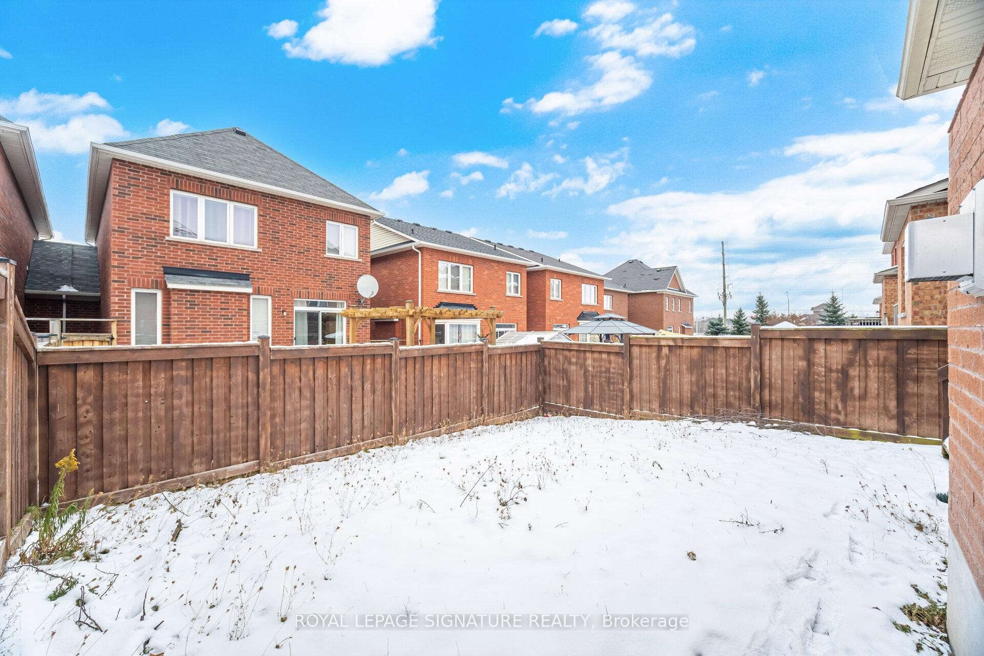 527 Nairn Circle, Milton, ON