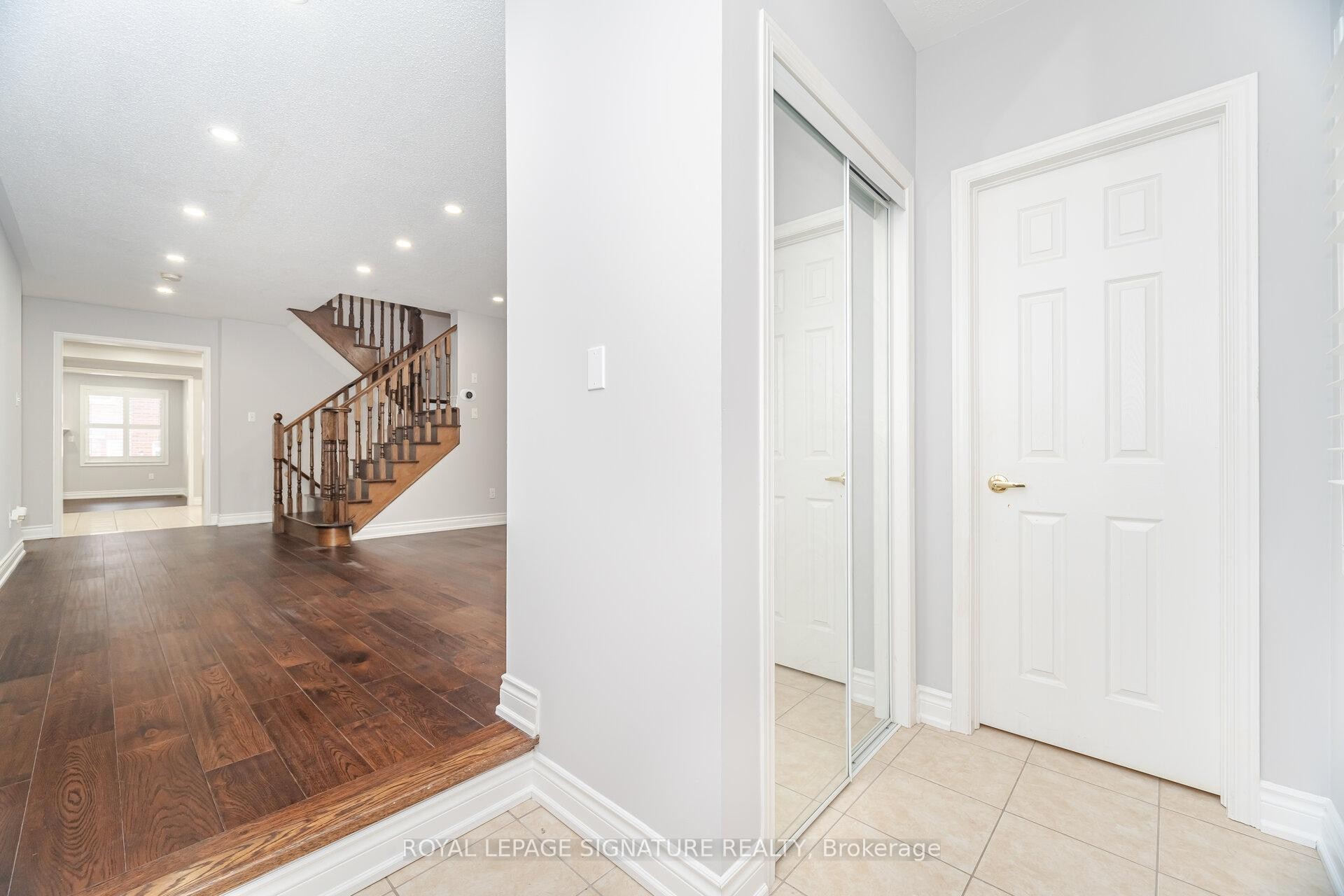 527 Nairn Circle, Milton, ON