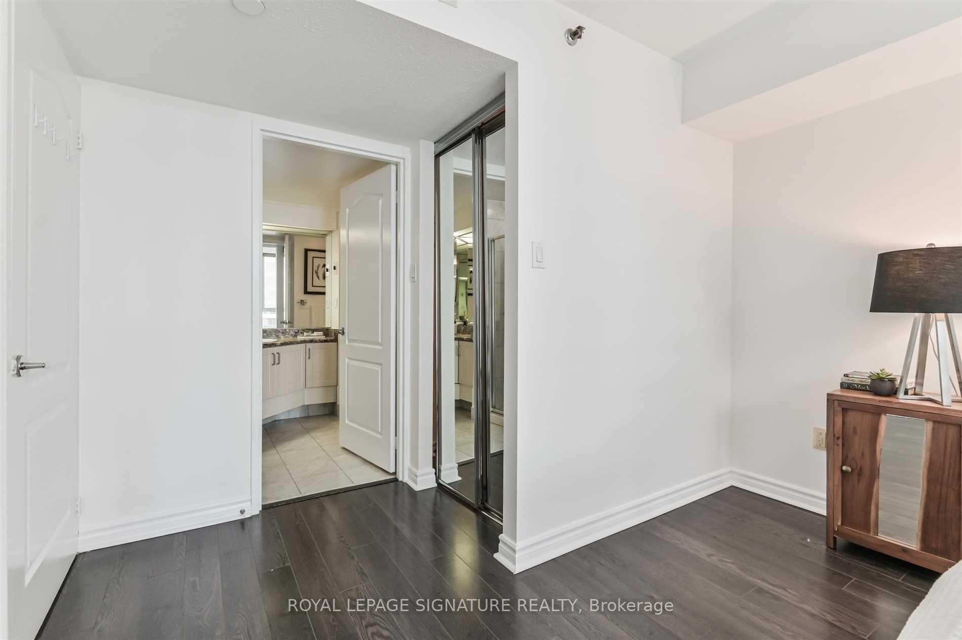 2001-38 Elm Street, Toronto, ON - Indoor