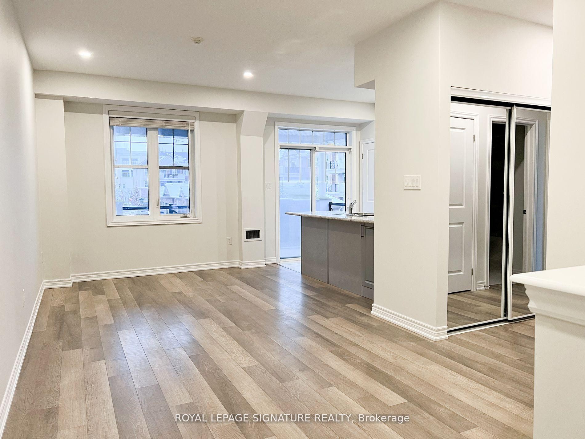201-2326 Taunton Road, Oakville, ON - Indoor Photo Showing Other Room