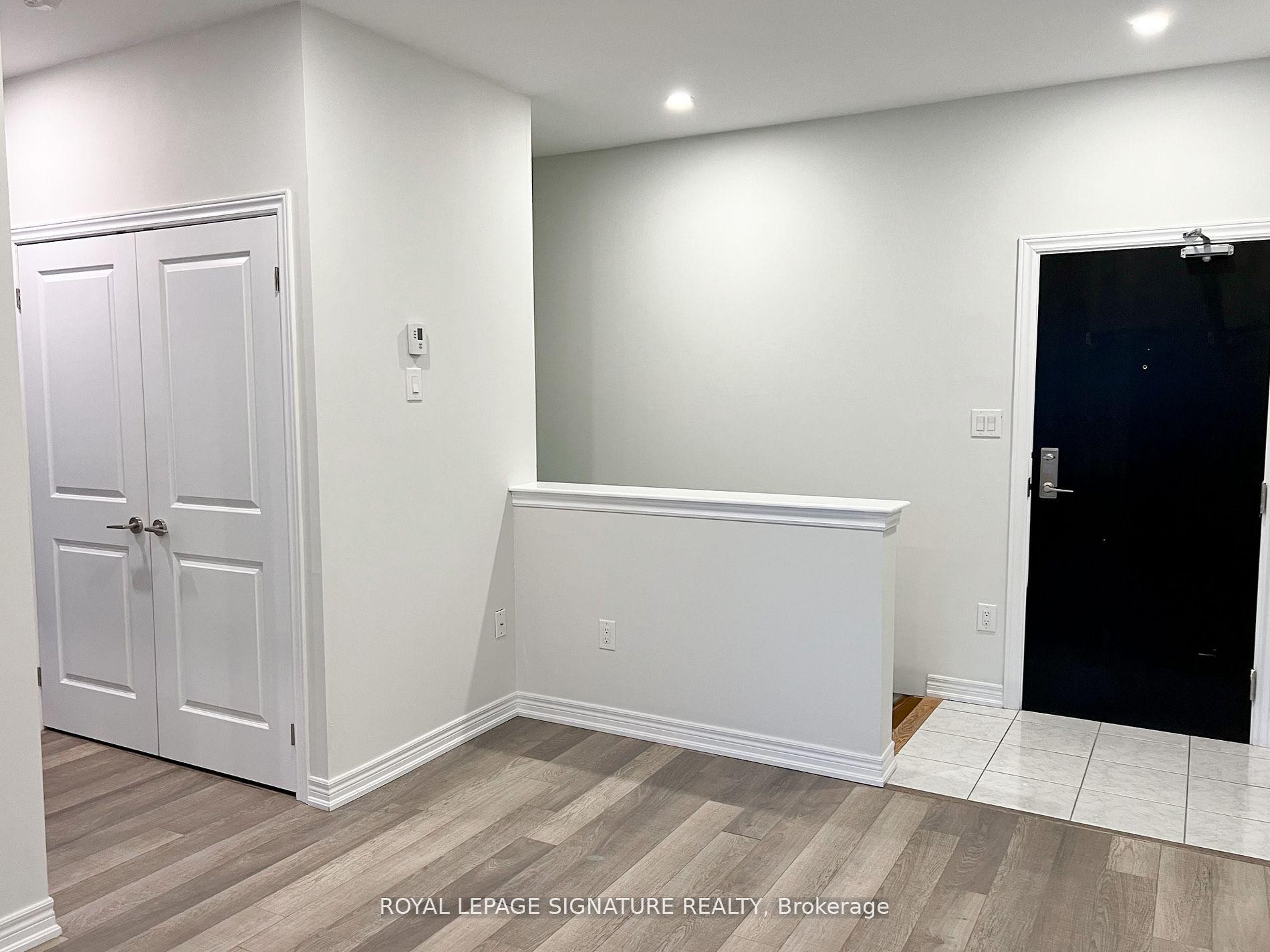 201-2326 Taunton Road, Oakville, ON - Indoor Photo Showing Other Room