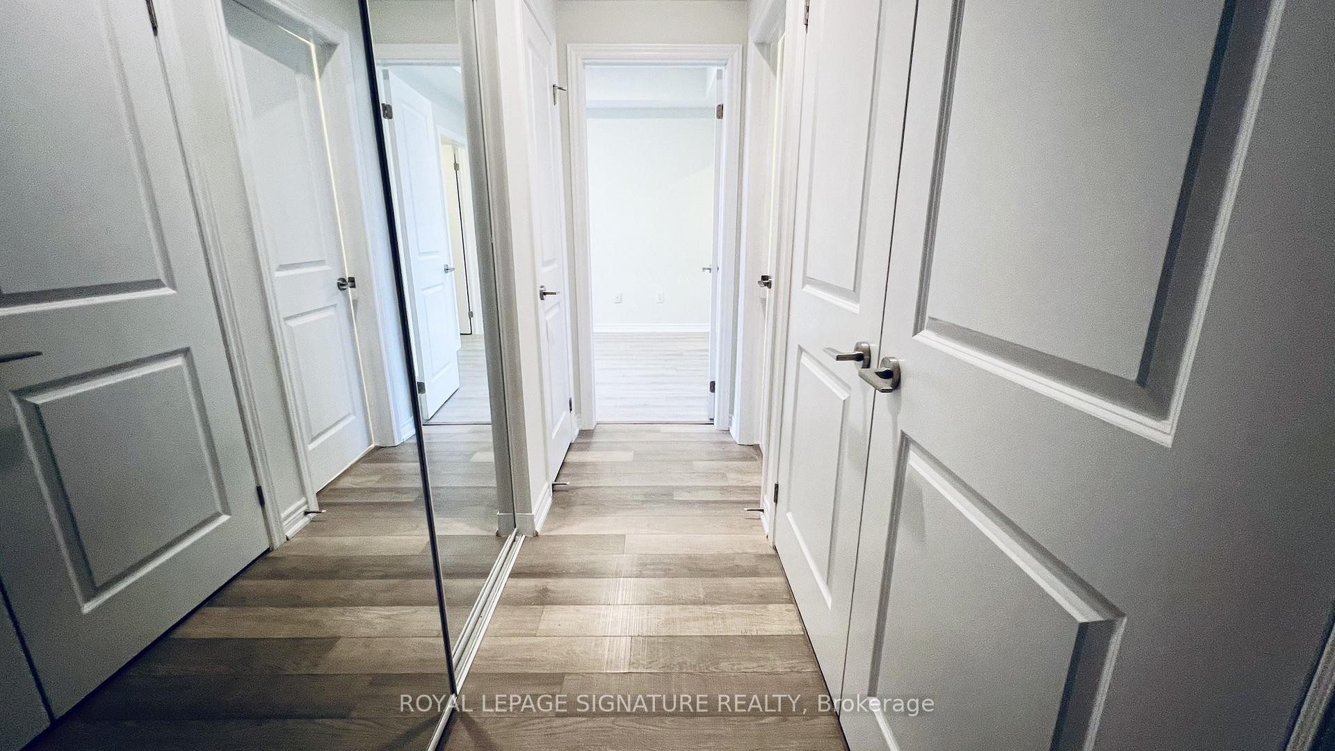 201-2326 Taunton Road, Oakville, ON - Indoor Photo Showing Other Room