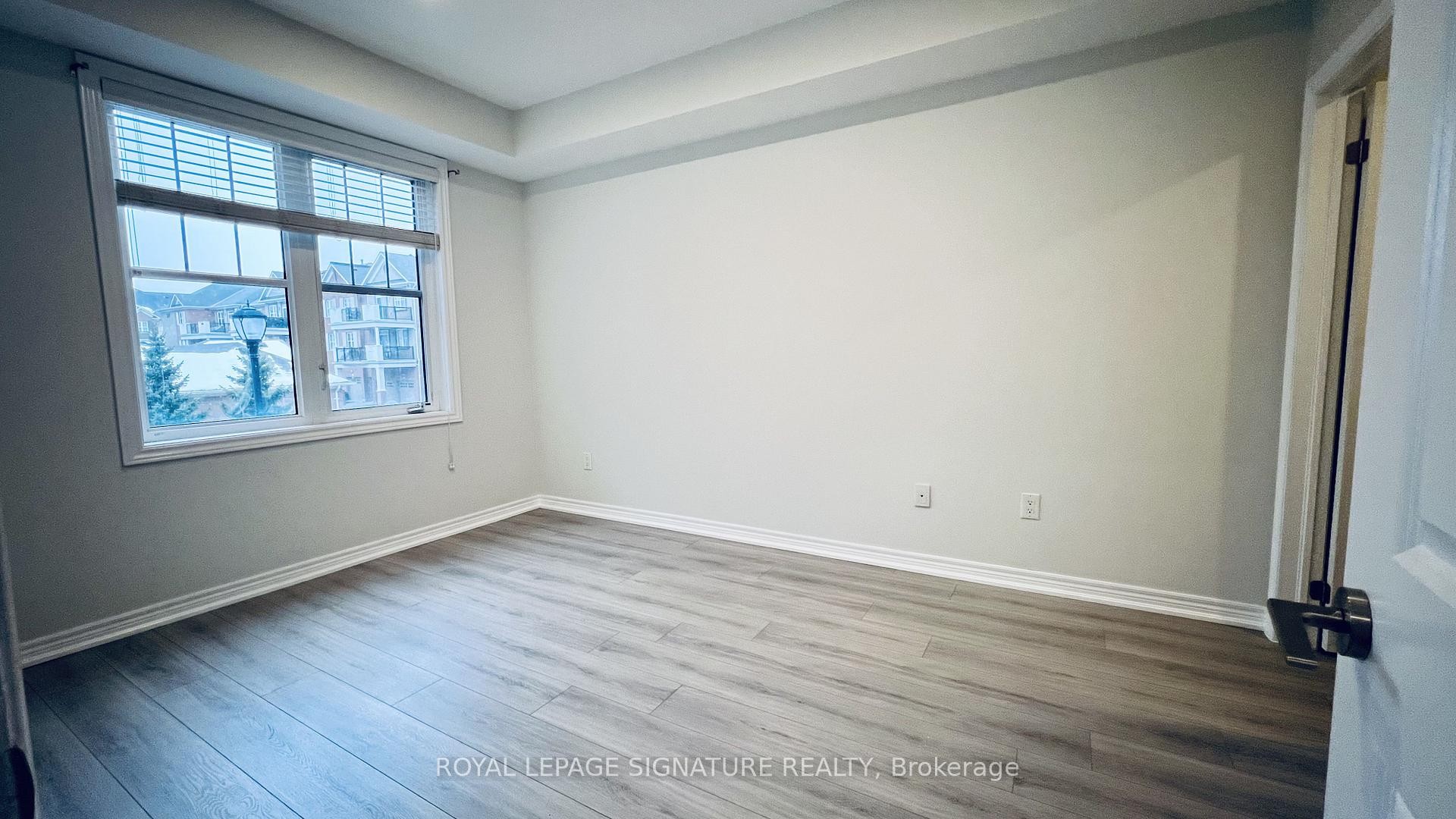 201-2326 Taunton Road, Oakville, ON - Indoor Photo Showing Other Room