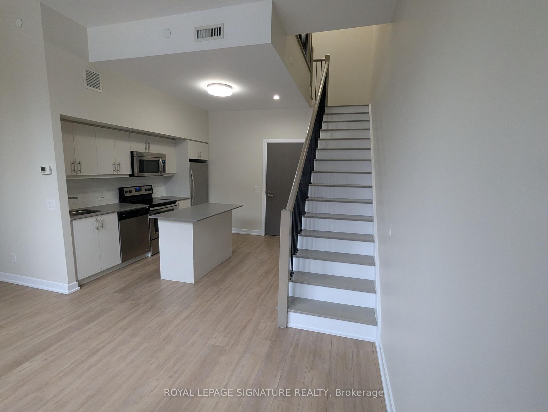 Th4-99 Davisville Avenue, Toronto, ON - Indoor Photo Showing Kitchen