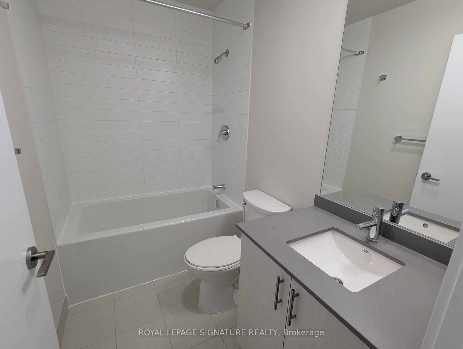 Th4-99 Davisville Avenue, Toronto, ON - Indoor Photo Showing Bathroom