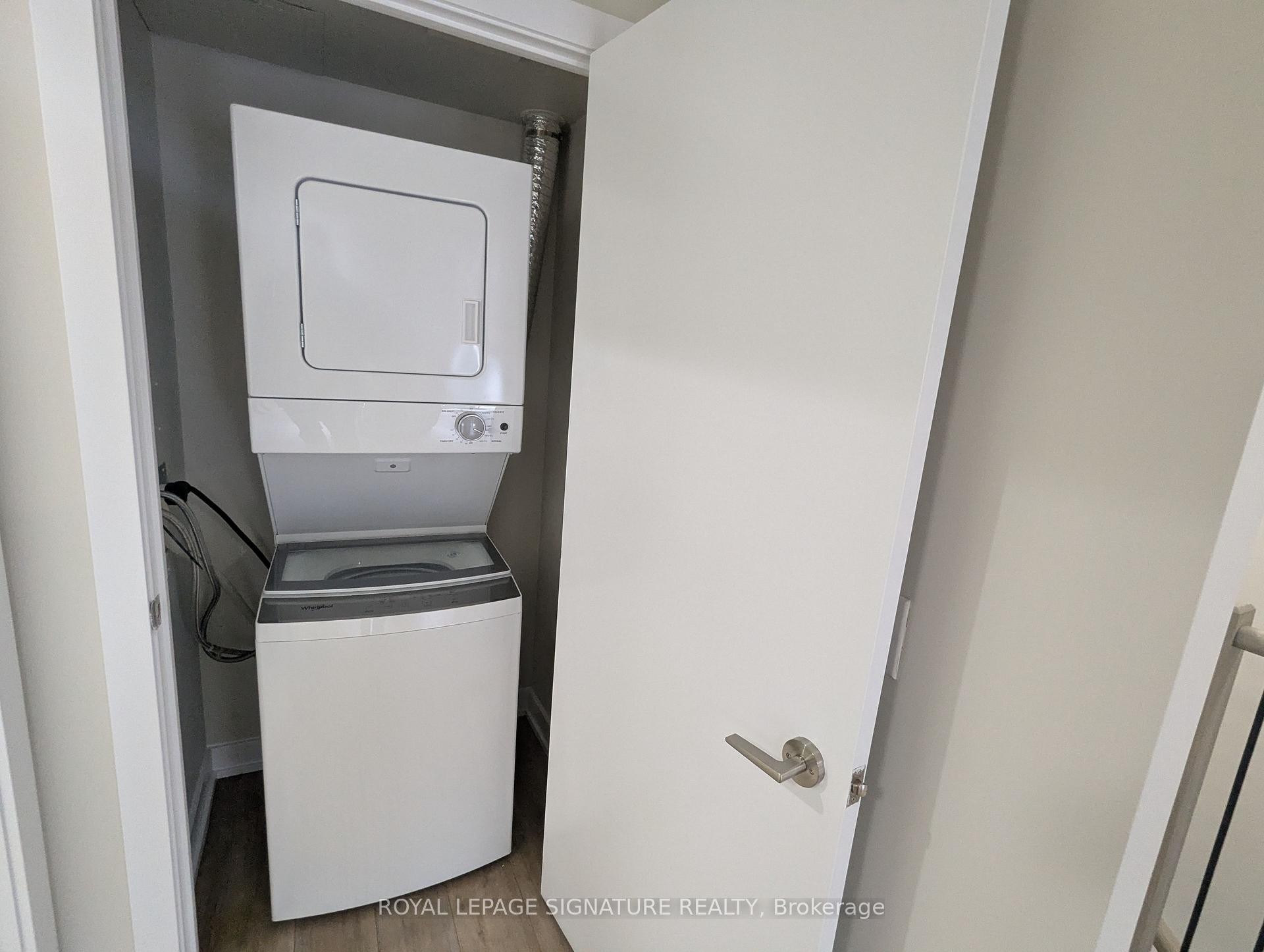 Th4-99 Davisville Avenue, Toronto, ON - Indoor Photo Showing Laundry Room
