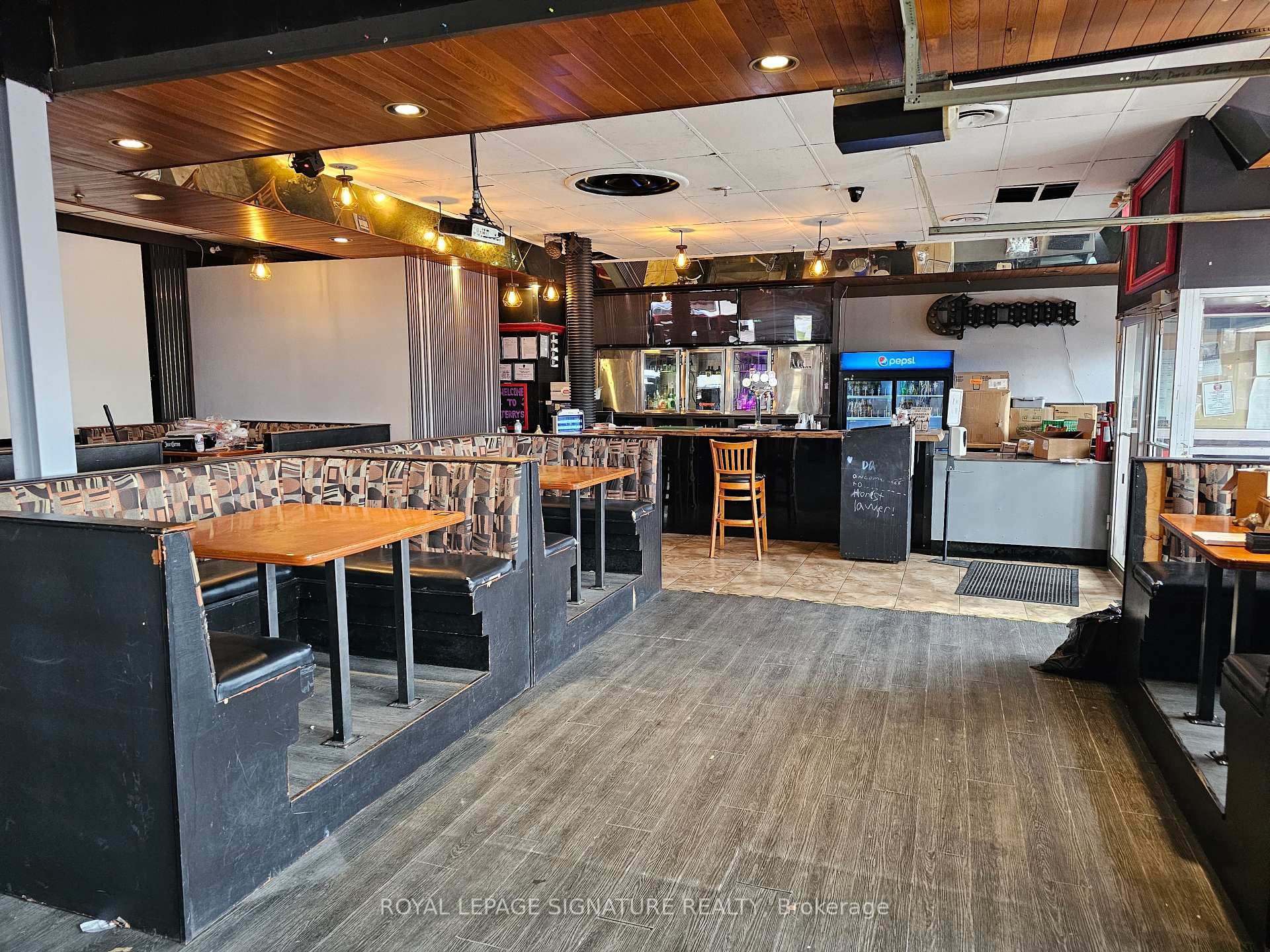 1115 Fennell Avenue E, Hamilton, ON