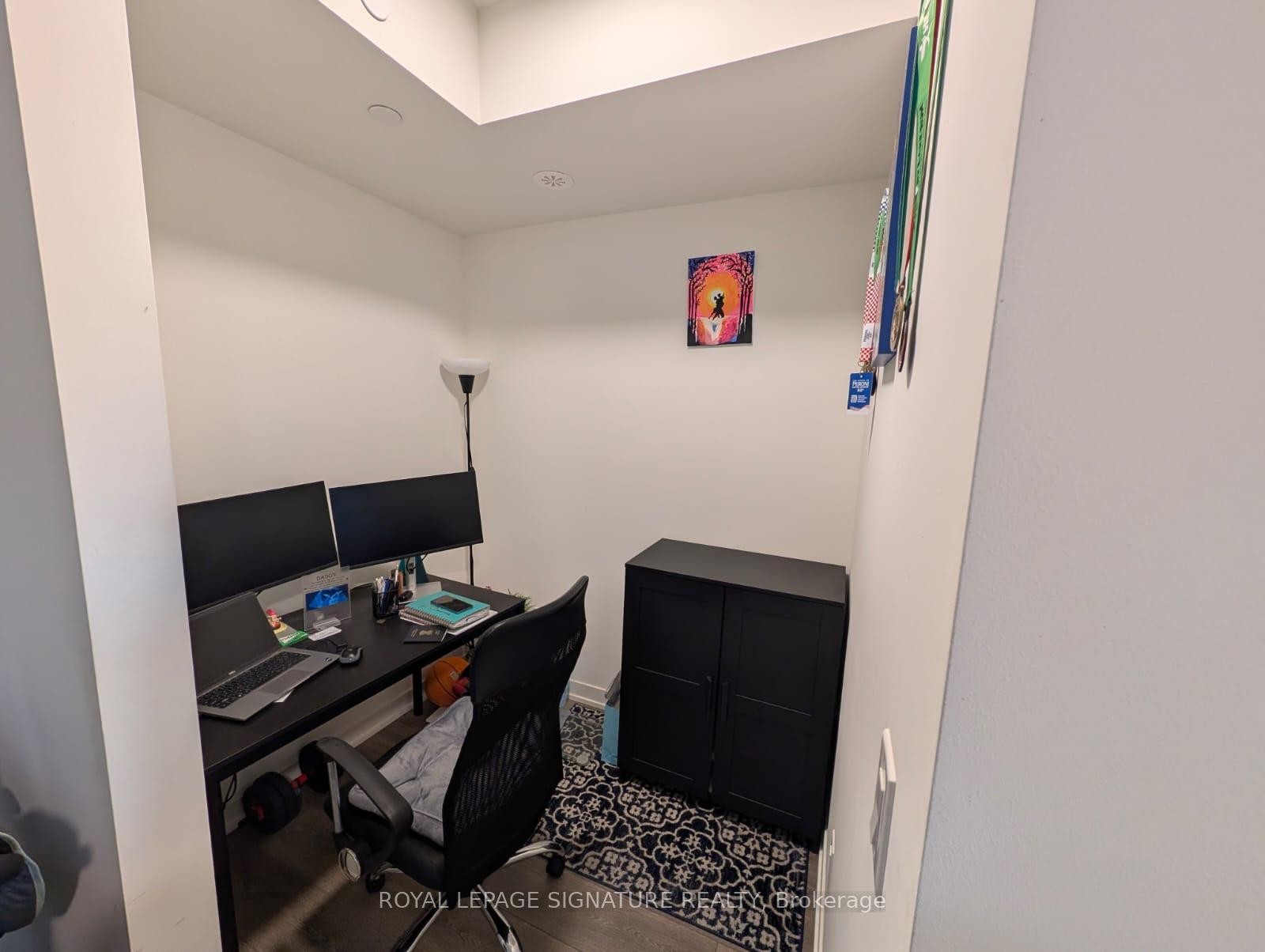 414-165 Canon Jackson Drive, Toronto, ON - Indoor Photo Showing Office