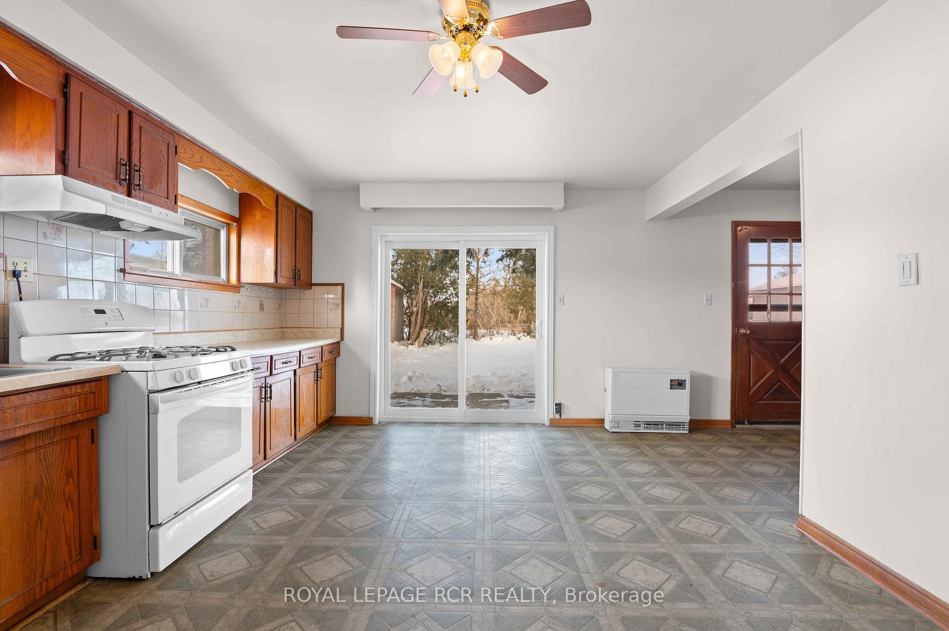 622 Main Street E, Shelburne, ON - Indoor Photo Showing Kitchen