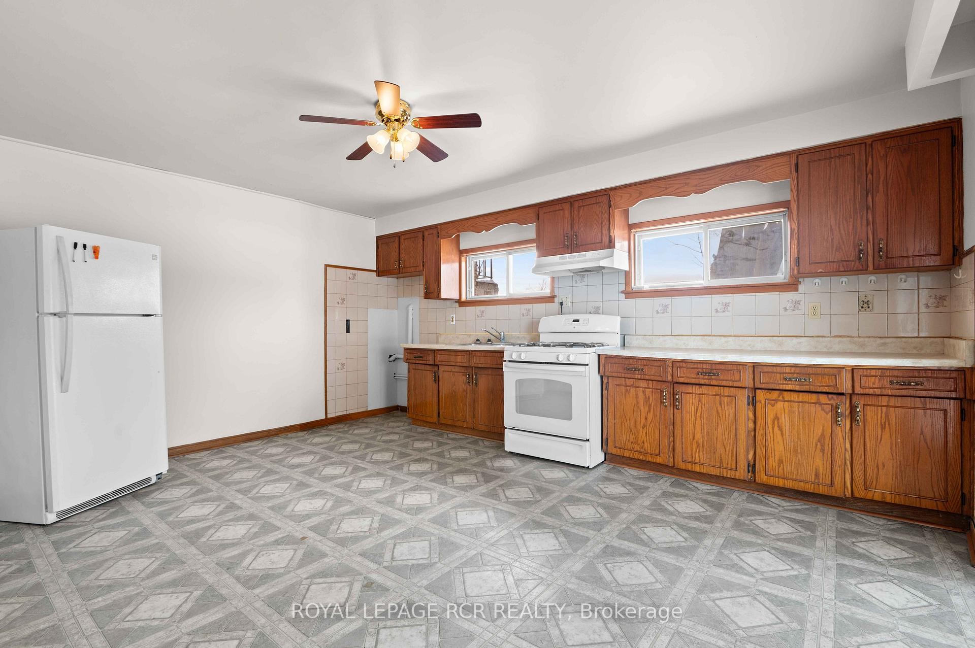 622 Main Street E, Shelburne, ON - Indoor Photo Showing Kitchen