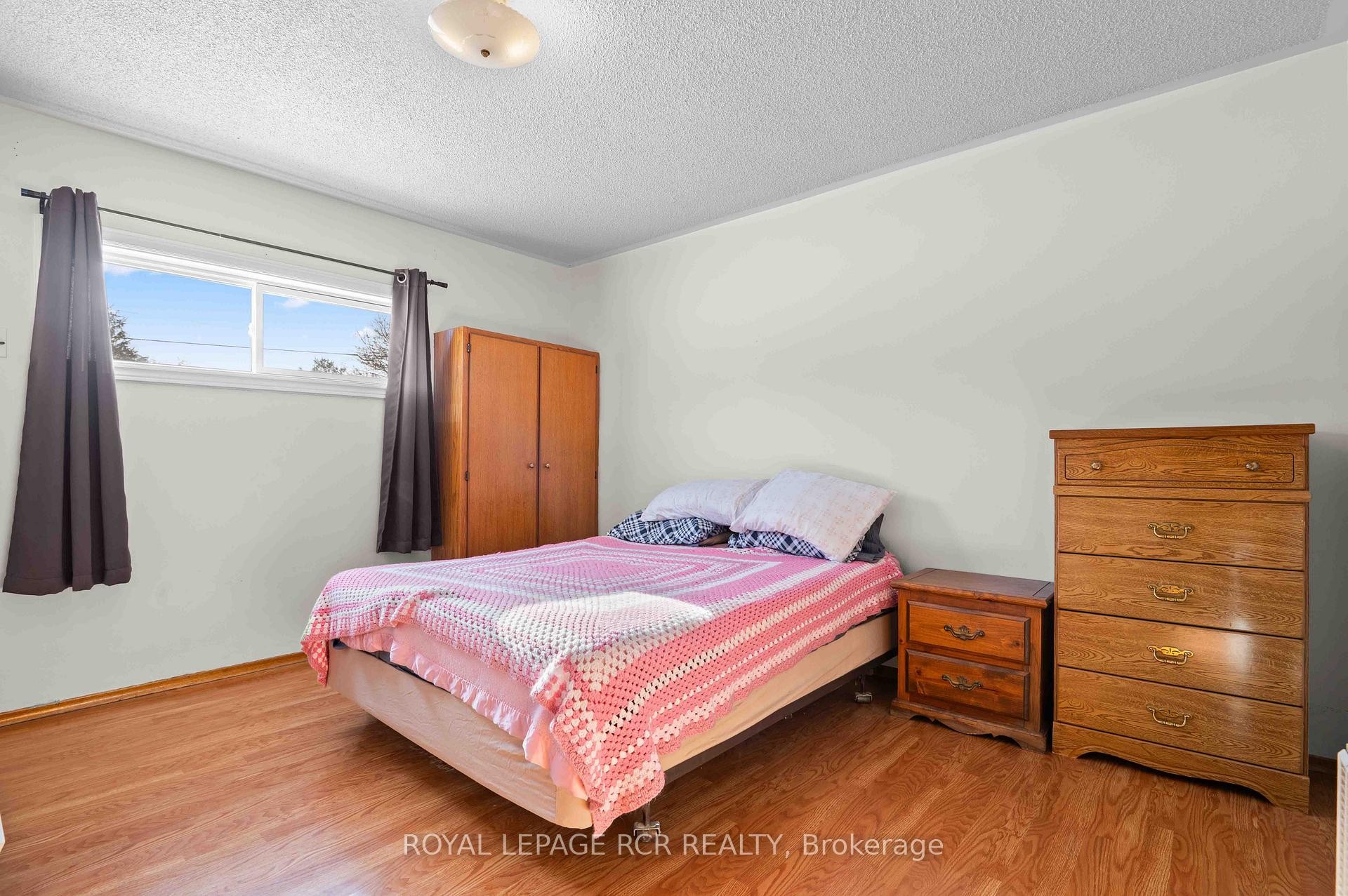 622 Main Street E, Shelburne, ON - Indoor Photo Showing Bedroom