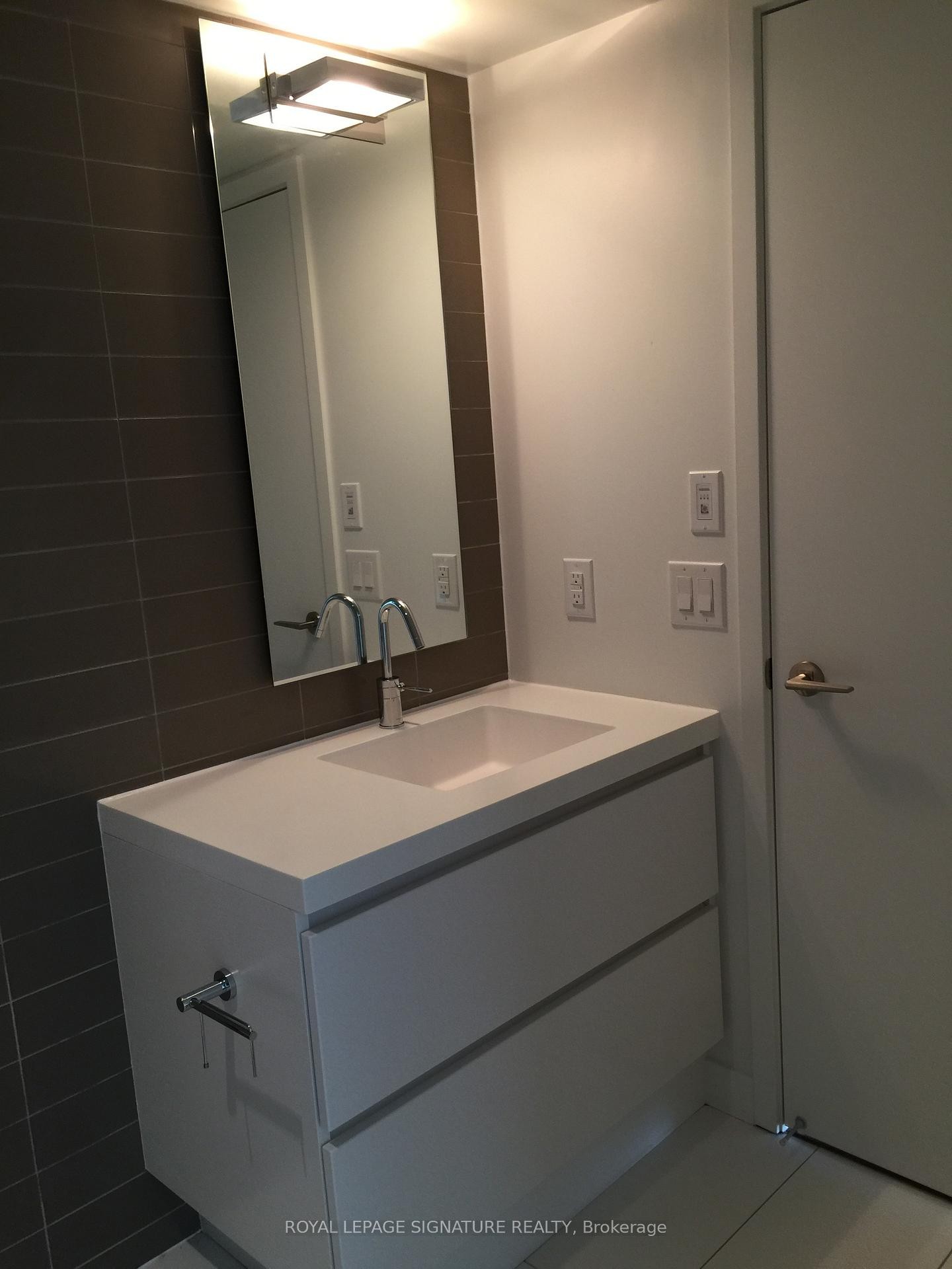308-75 Queens Wharf Road, Toronto, ON - Indoor Photo Showing Bathroom