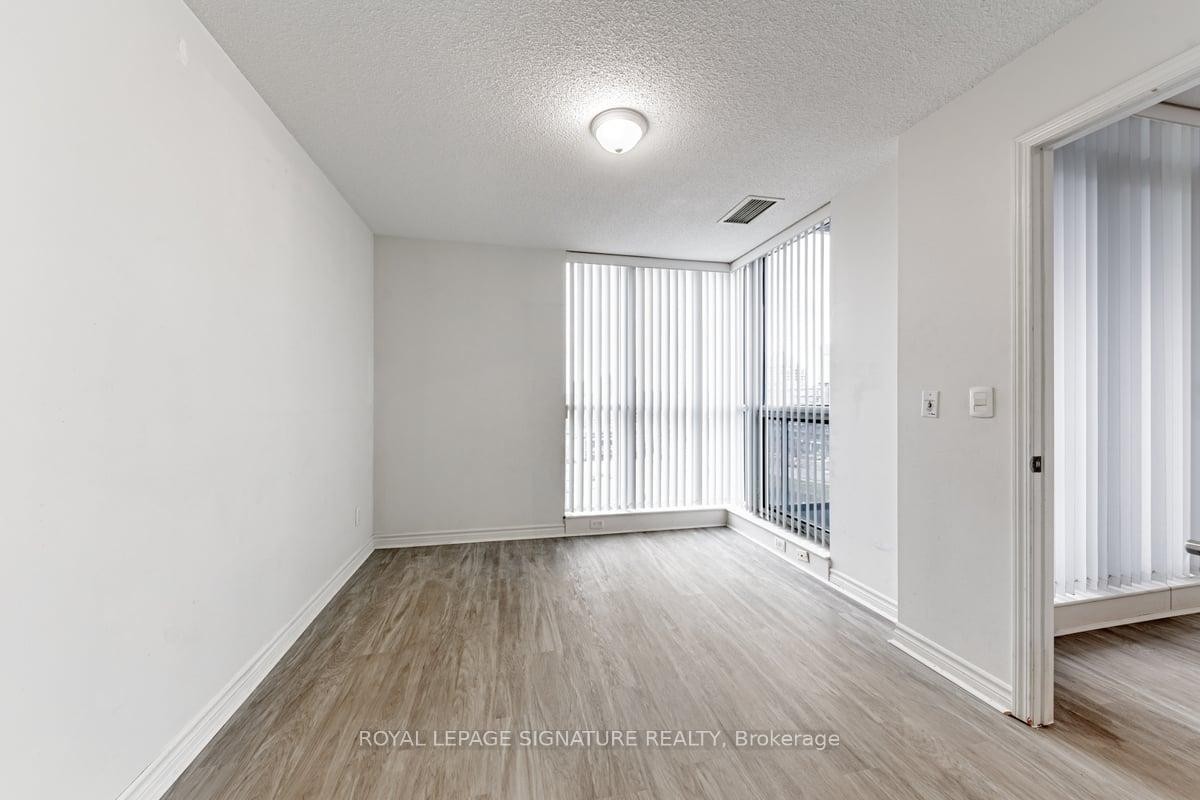 602-2885 Bayview Avenue, Toronto, ON - Indoor Photo Showing Other Room
