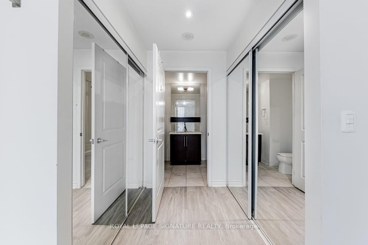 602-2885 Bayview Avenue, Toronto, ON - Indoor Photo Showing Other Room