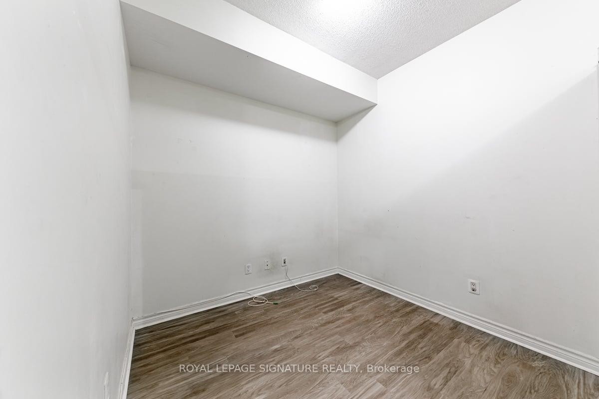 602-2885 Bayview Avenue, Toronto, ON - Indoor Photo Showing Other Room