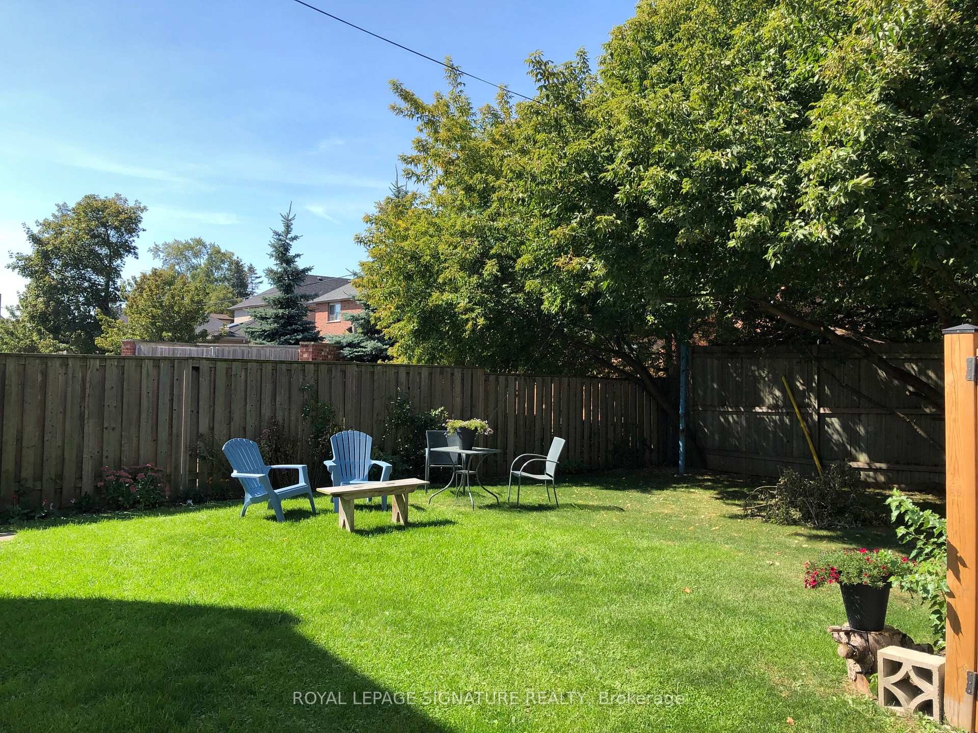 Upper-899 Lakeshore Road E, Mississauga, ON - Outdoor With Backyard