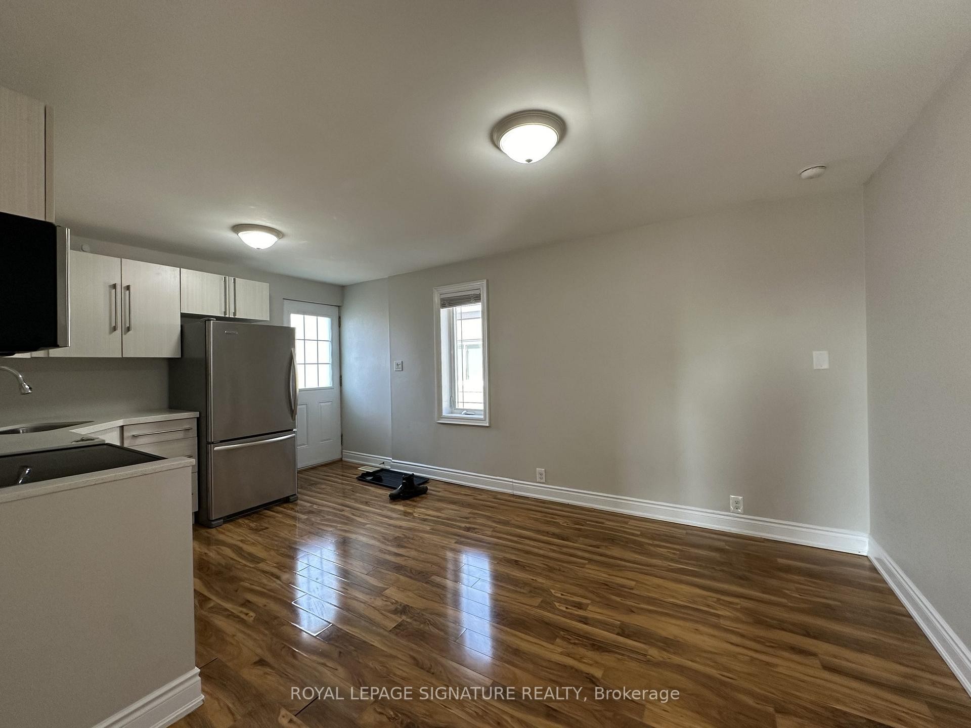 Upper-899 Lakeshore Road E, Mississauga, ON - Indoor Photo Showing Other Room