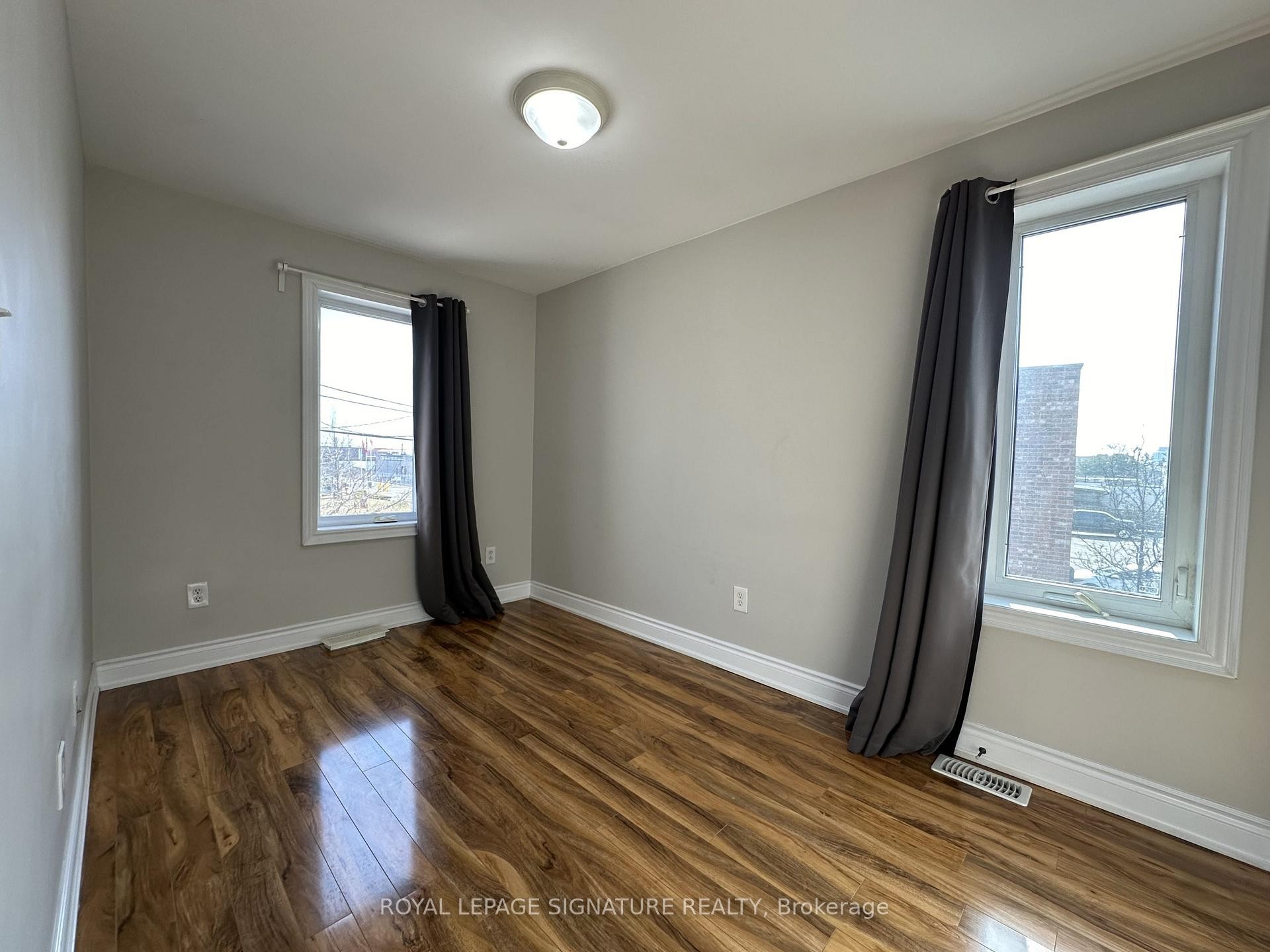 Upper-899 Lakeshore Road E, Mississauga, ON - Indoor Photo Showing Other Room