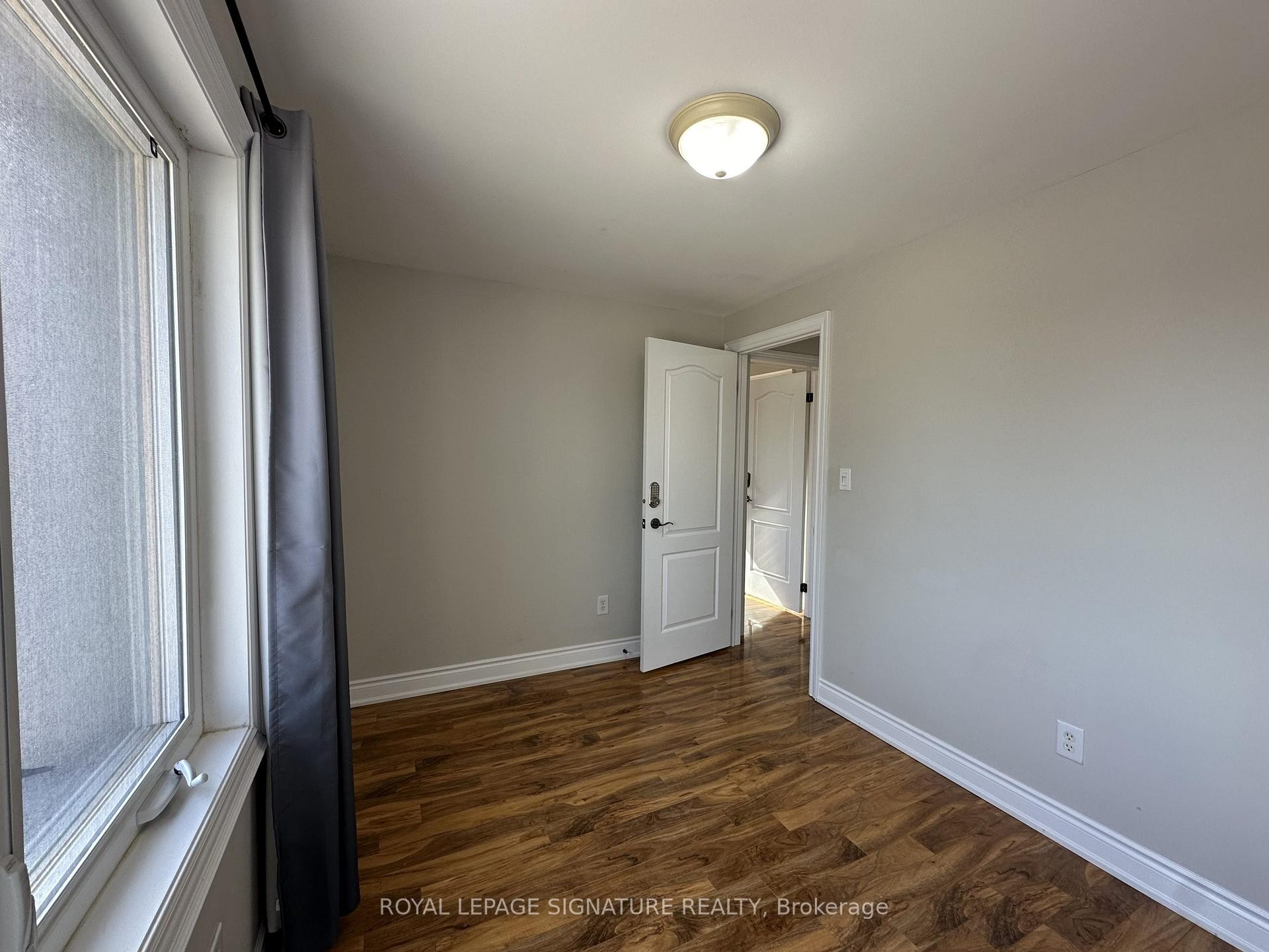 Upper-899 Lakeshore Road E, Mississauga, ON - Indoor Photo Showing Other Room