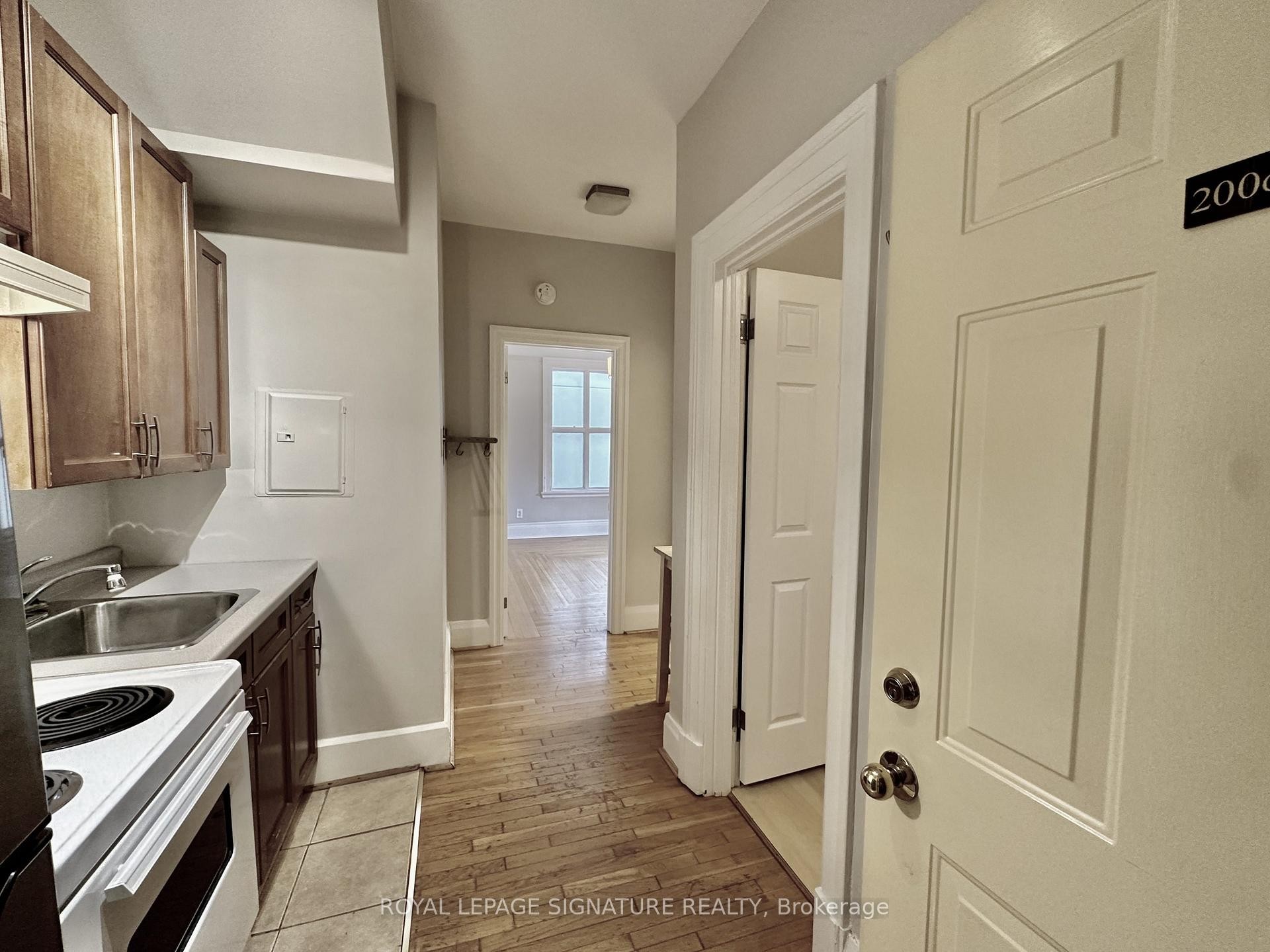 200C-646 Broadview Avenue, Toronto, ON - Indoor Photo Showing Kitchen