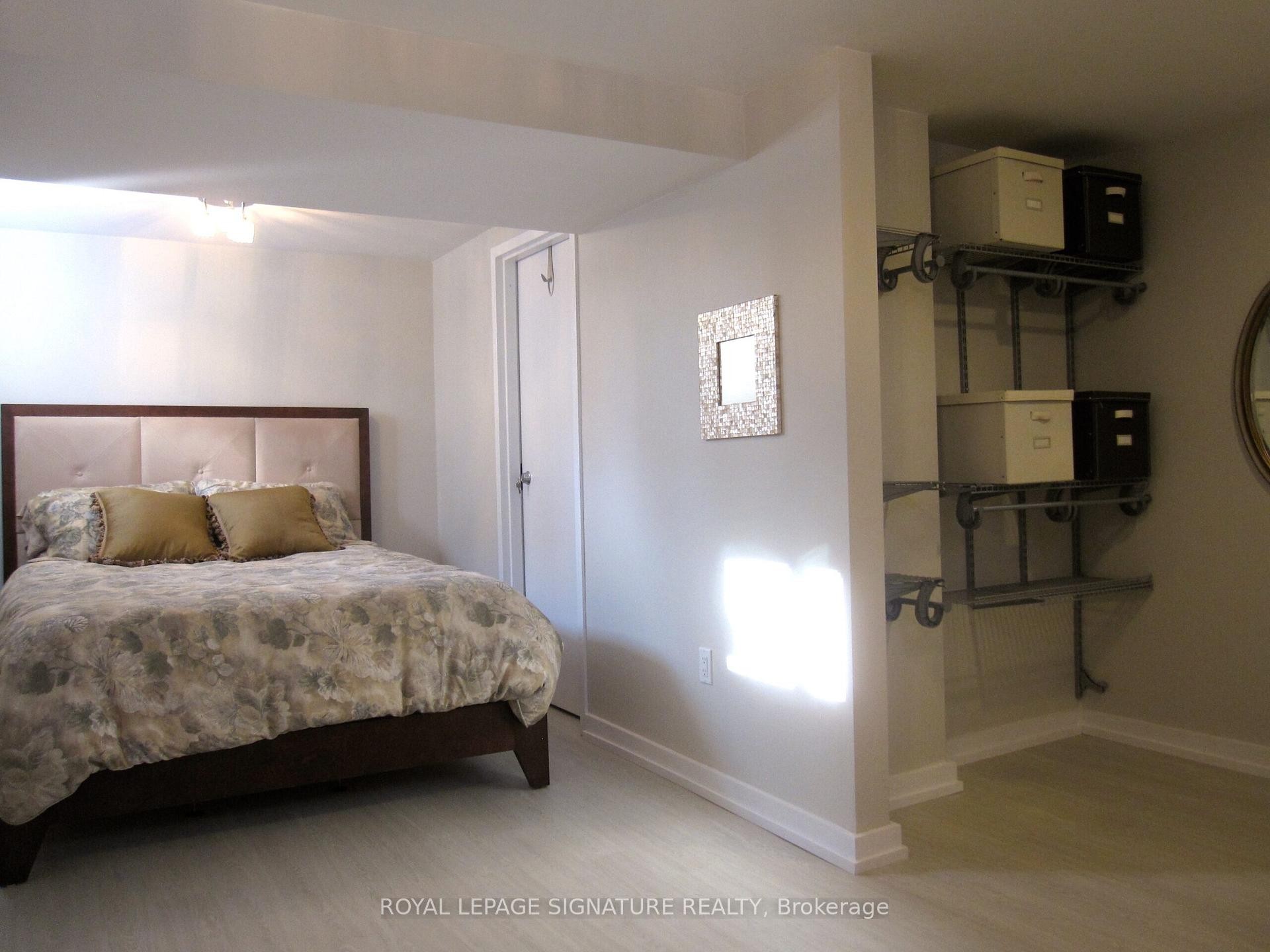 Main & Lower-597 Curzon Avenue, Mississauga, ON - Indoor Photo Showing Bedroom