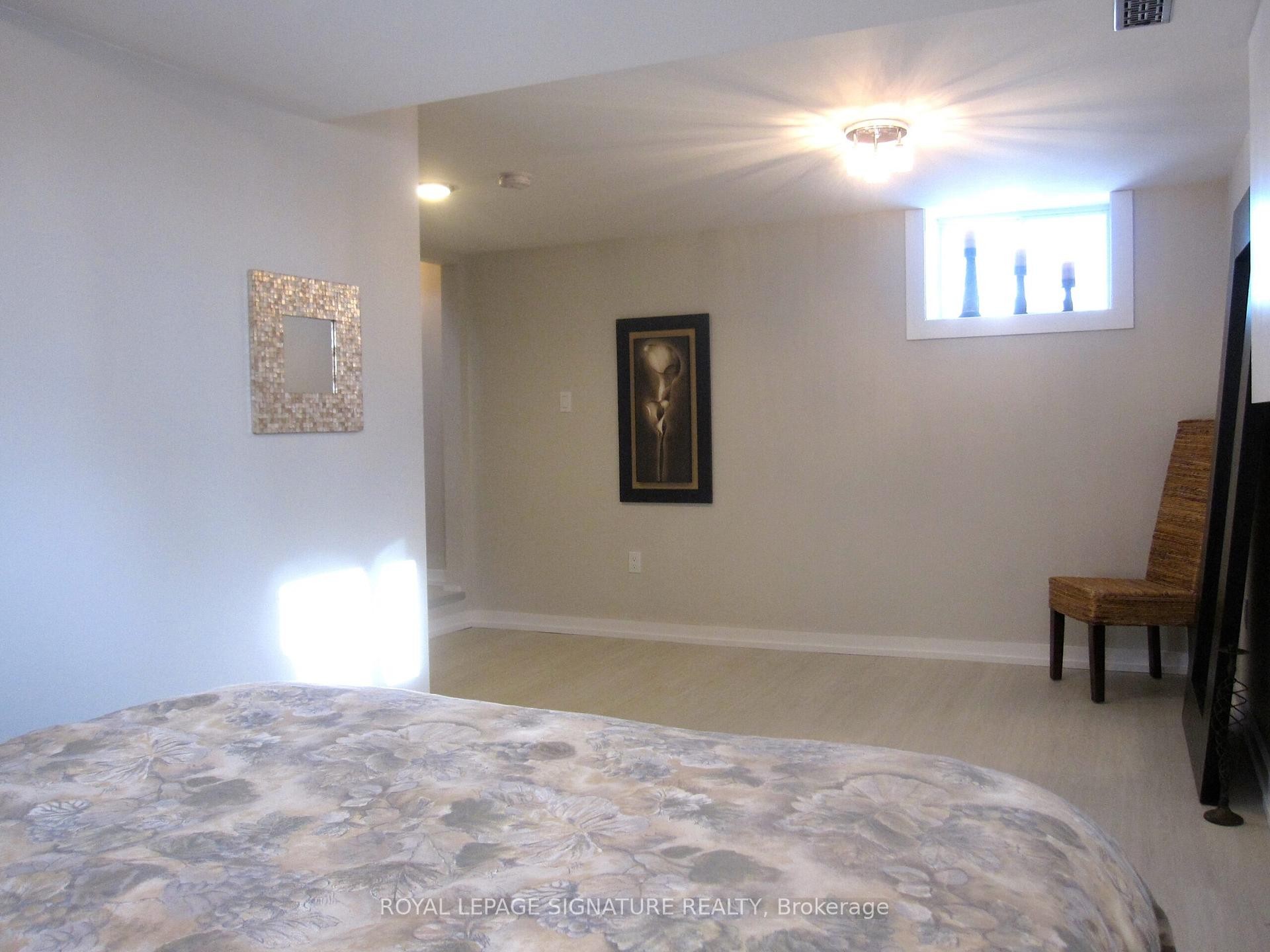 Main & Lower-597 Curzon Avenue, Mississauga, ON - Indoor Photo Showing Bedroom