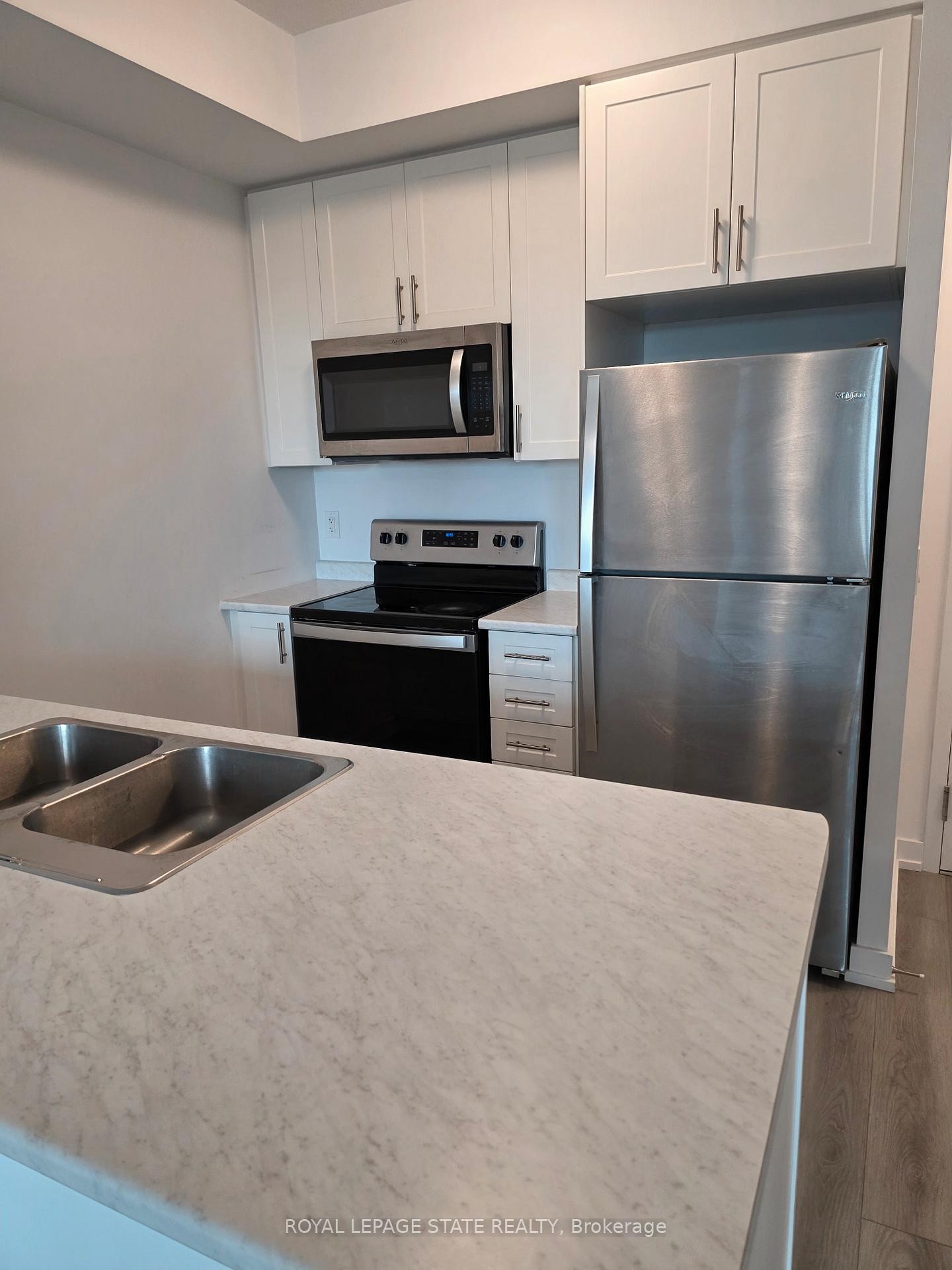 433-5055 Greenlane Road, Lincoln, ON - Indoor Photo Showing Kitchen With Double Sink