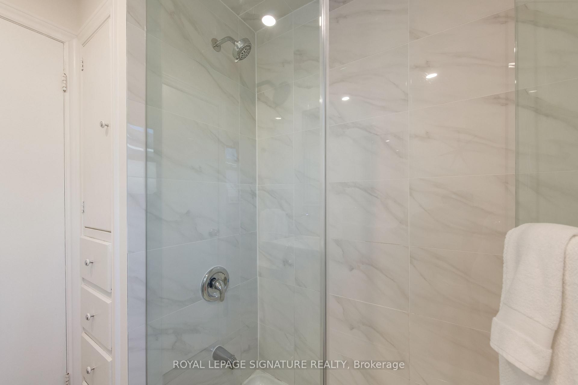 9 Ivorwood Crescent, Toronto, ON - Indoor Photo Showing Bathroom