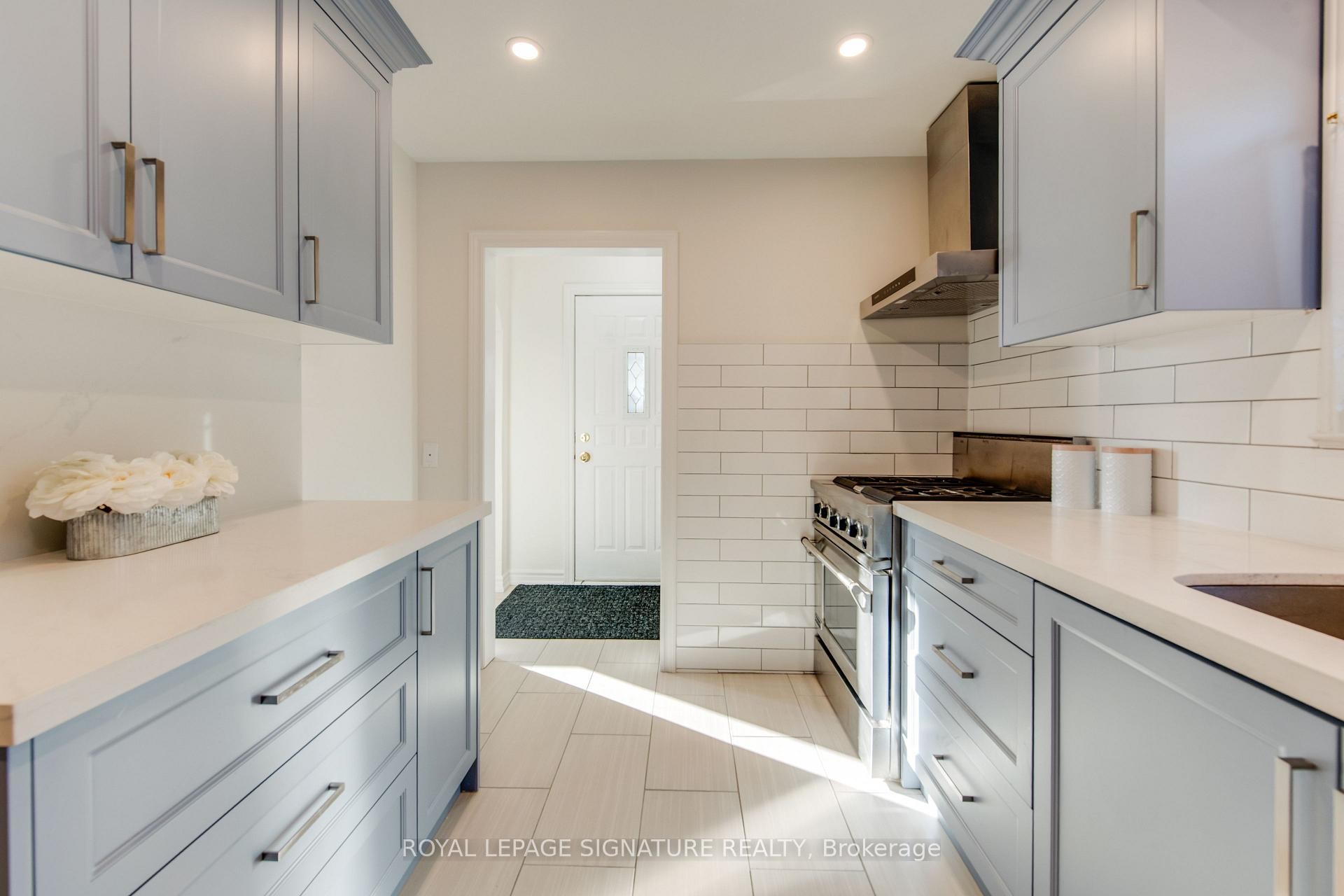 9 Ivorwood Crescent, Toronto, ON - Indoor Photo Showing Kitchen