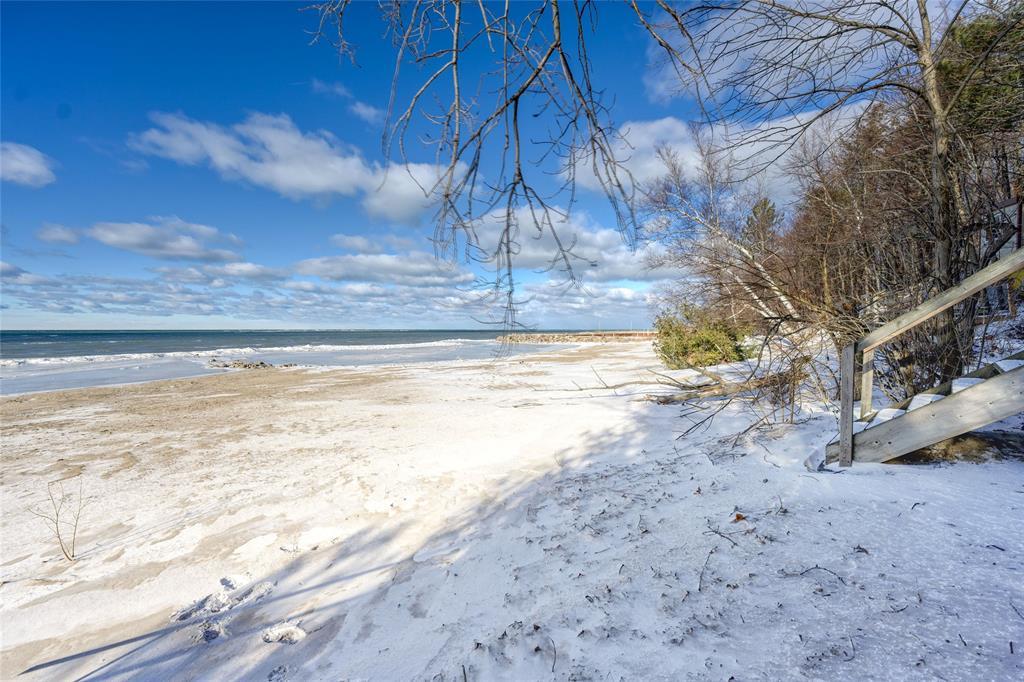 5144 Cedarview Drive, Lambton Shores, ON