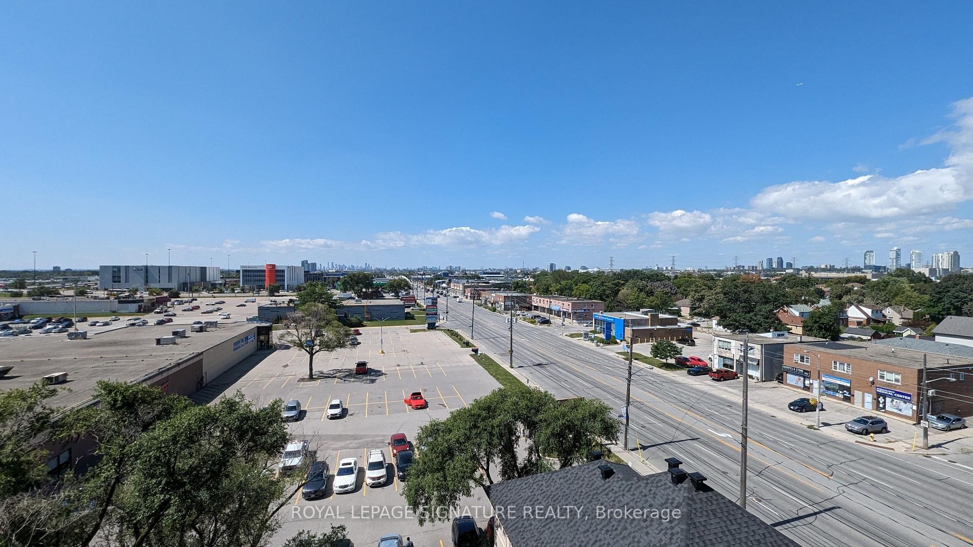619-1195 The Queensway Way, Toronto, ON - Outdoor With View