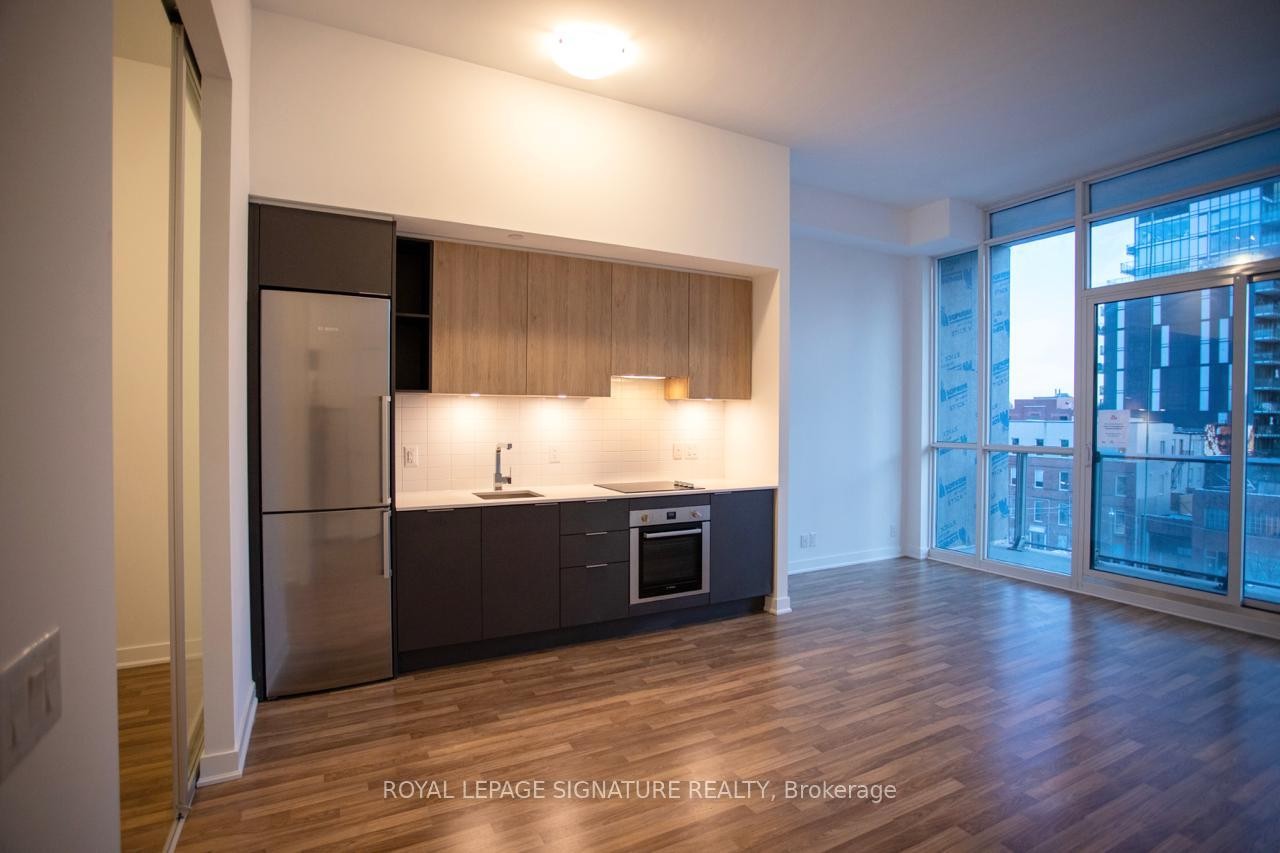 519-120 Parliament Street, Toronto, ON - Indoor Photo Showing Kitchen With Upgraded Kitchen
