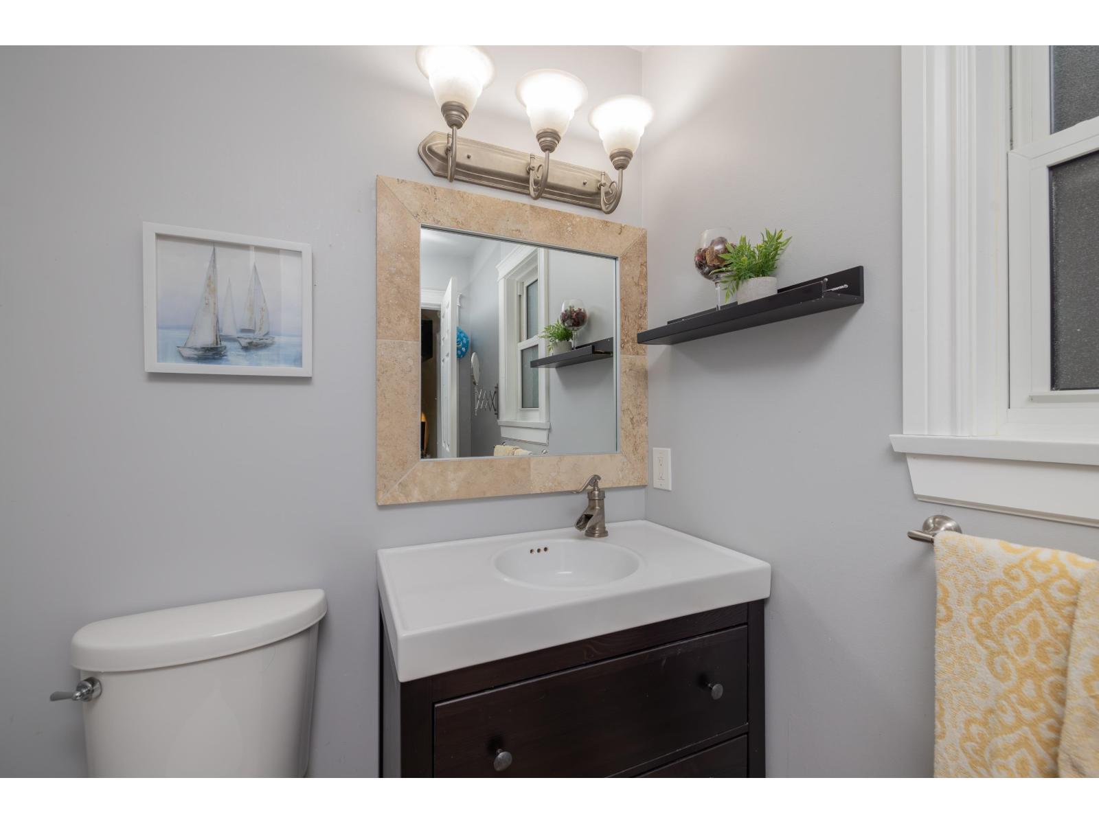 13452 62A Avenue, Surrey, BC - Indoor Photo Showing Bathroom