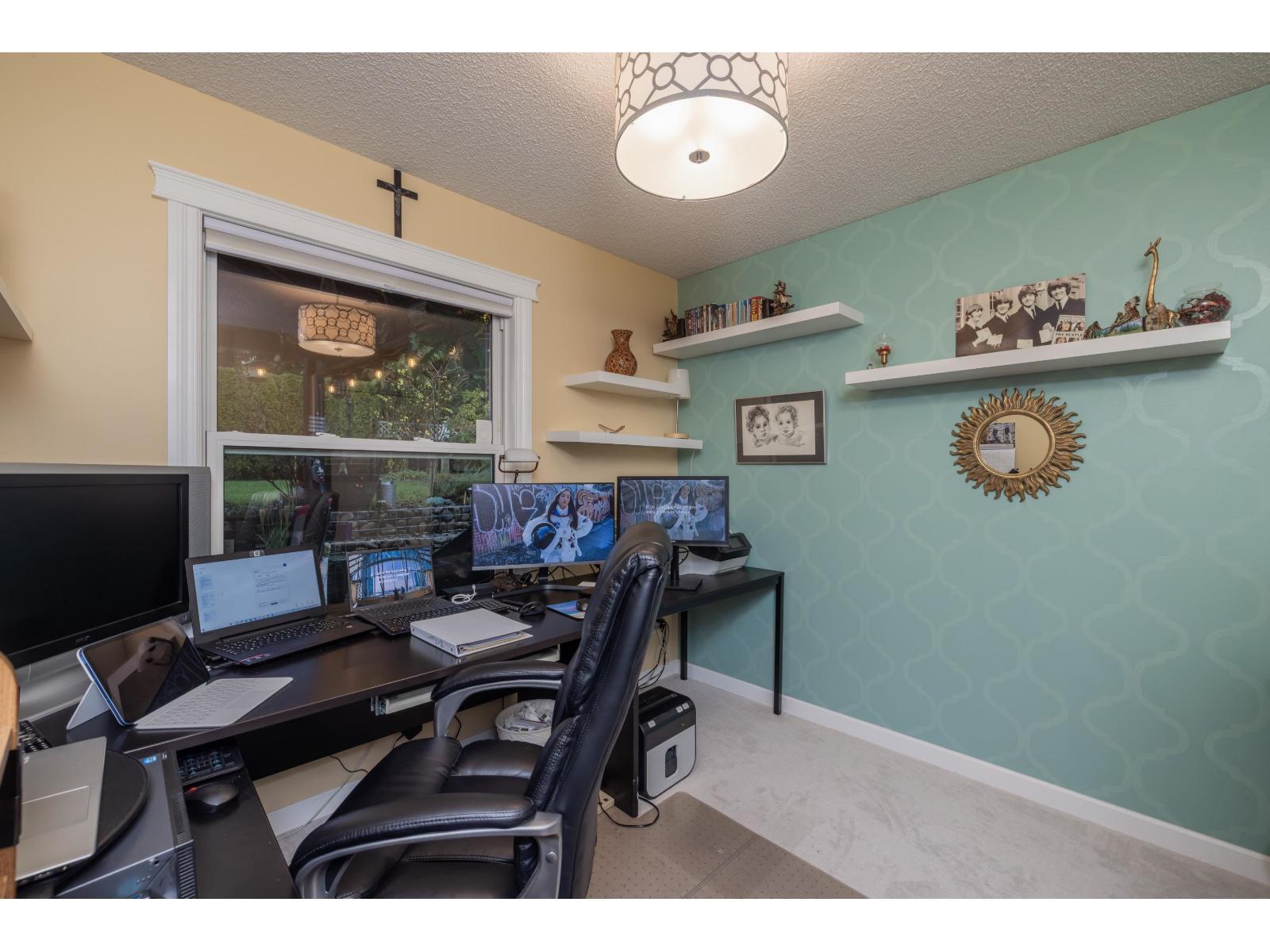 13452 62A Avenue, Surrey, BC - Indoor Photo Showing Office