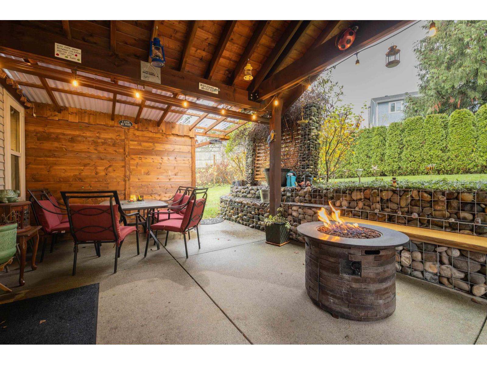 13452 62A Avenue, Surrey, BC - With Deck Patio Veranda With Exterior