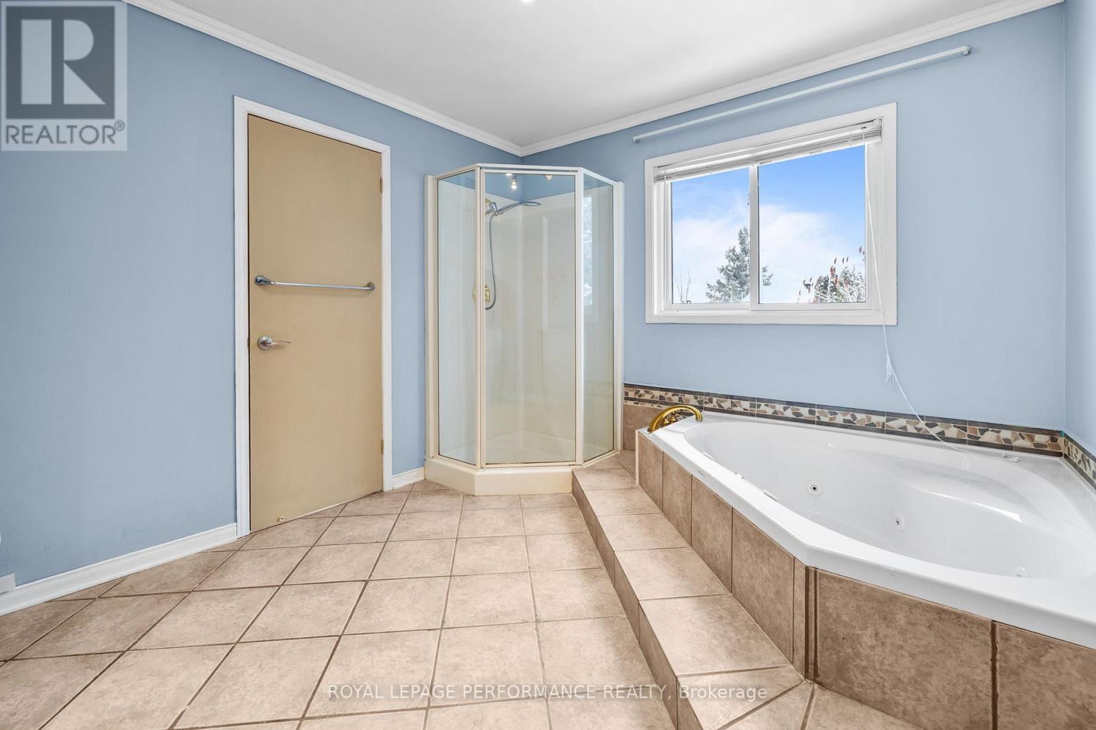 976 Laporte Street, Clarence-Rockland, ON - Indoor Photo Showing Bathroom