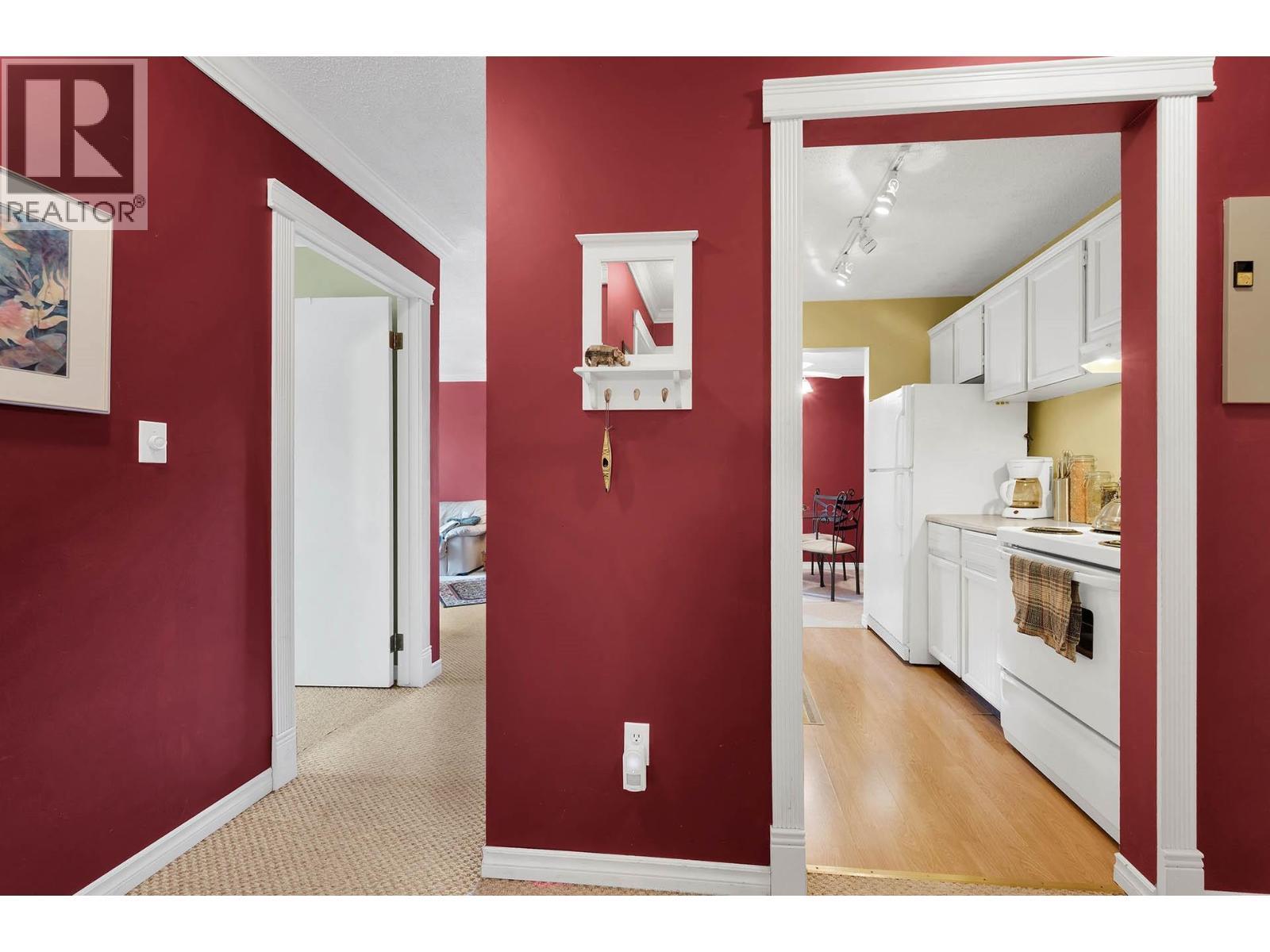 245 Park Drive Unit# 16, Clearwater, BC - Indoor Photo Showing Kitchen