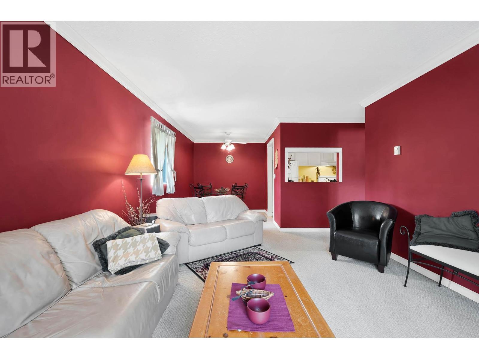 245 Park Drive Unit# 16, Clearwater, BC - Indoor Photo Showing Living Room