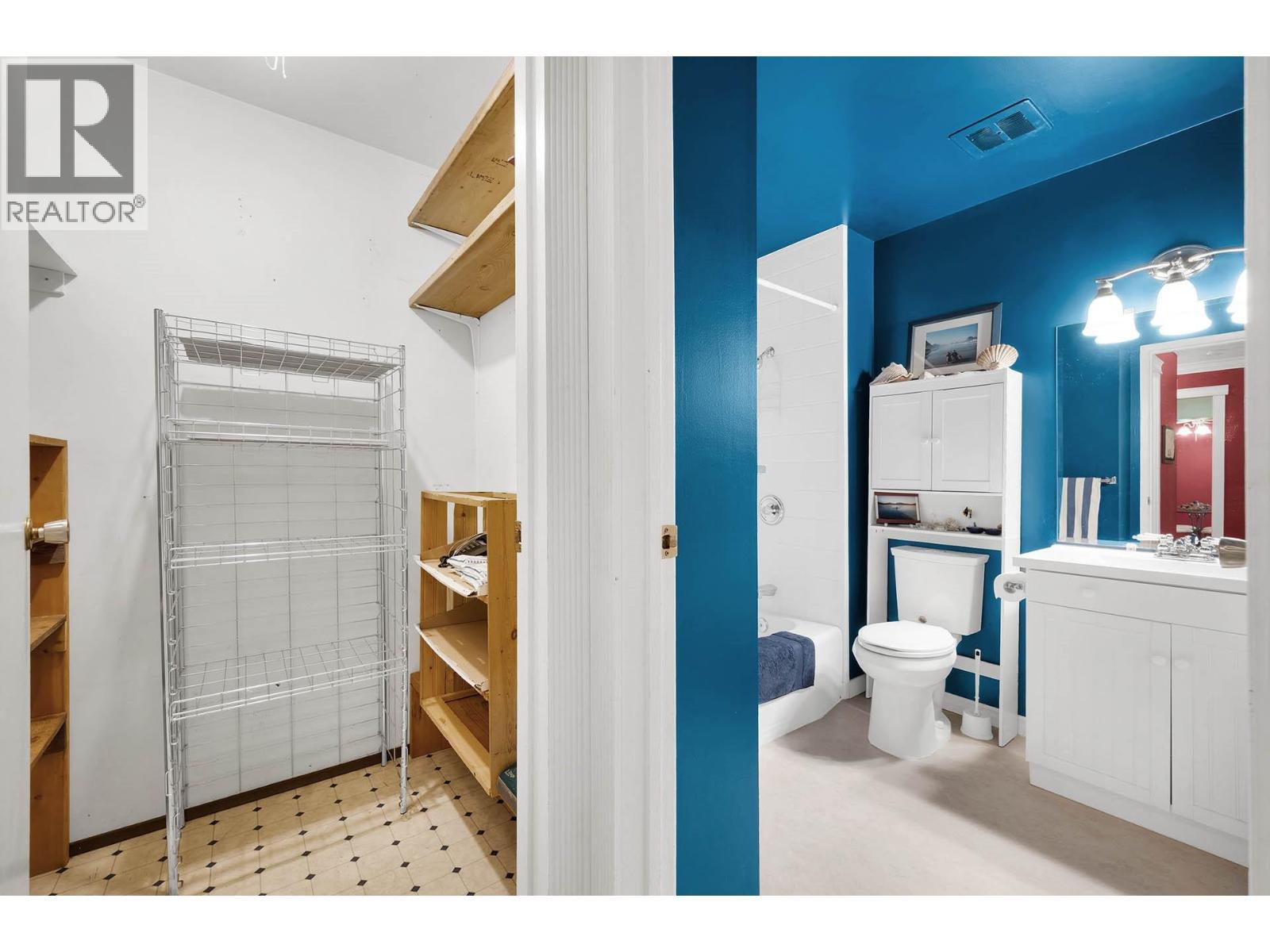 245 Park Drive Unit# 16, Clearwater, BC - Indoor Photo Showing Bathroom