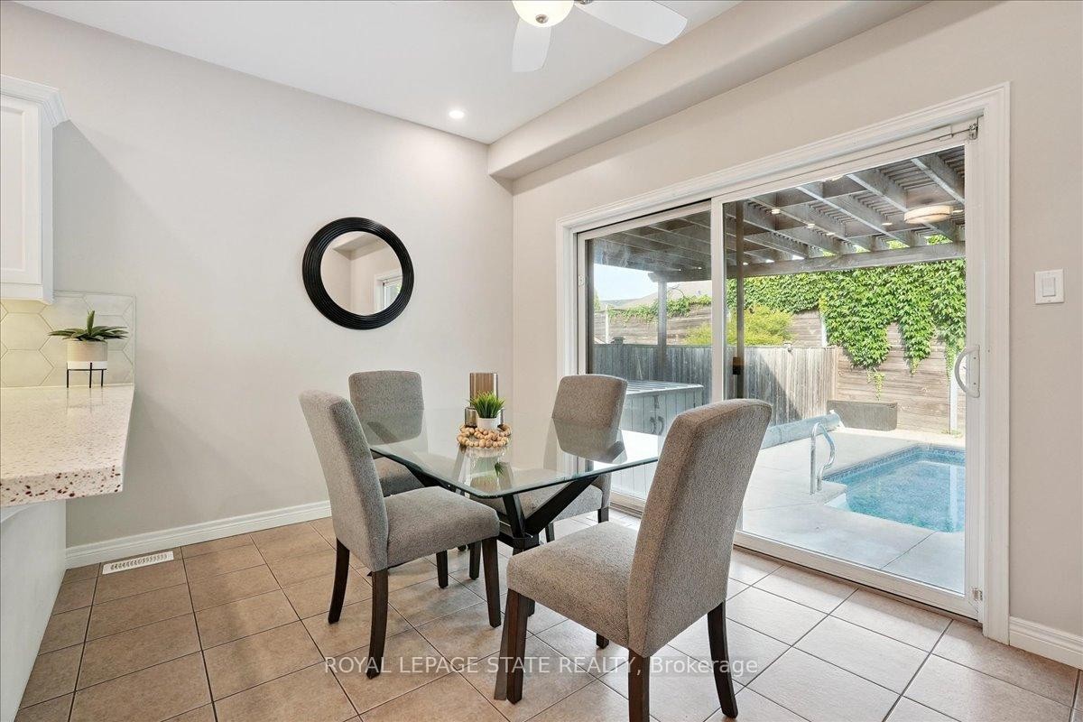 95 Hemlock Way, Grimsby, ON - Indoor Photo Showing Dining Room