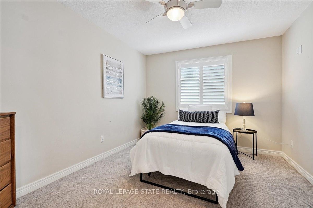 95 Hemlock Way, Grimsby, ON - Indoor Photo Showing Bedroom