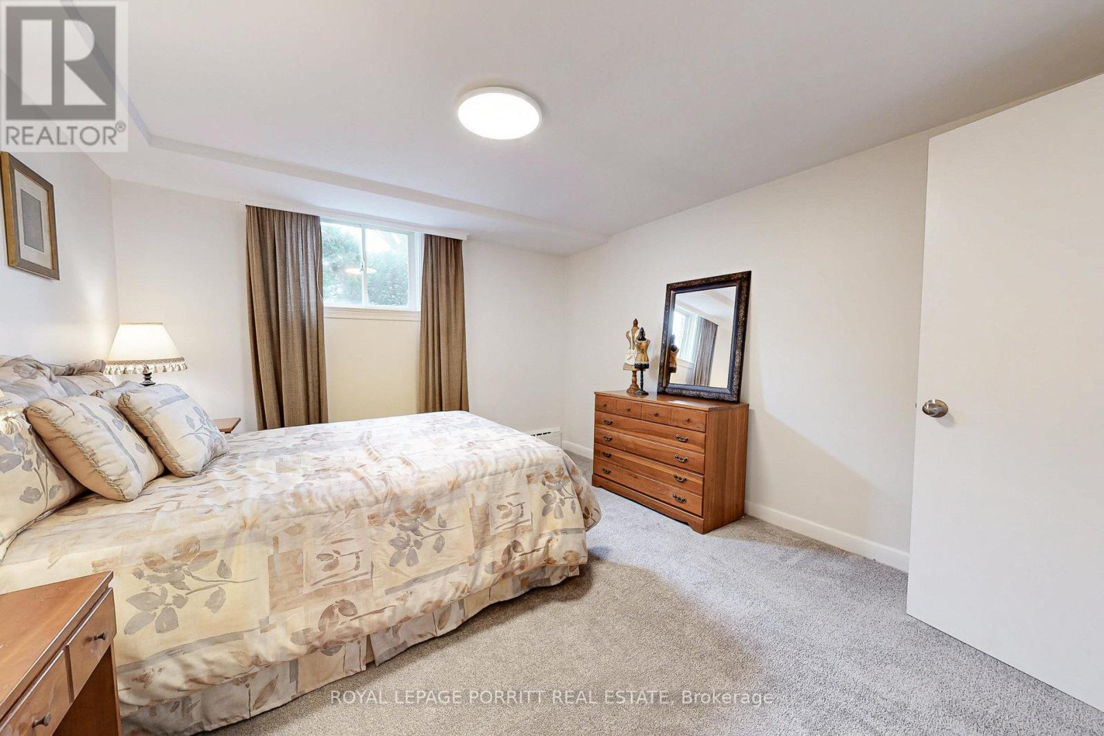62 Fairfield Avenue, Toronto, ON - Indoor Photo Showing Bedroom